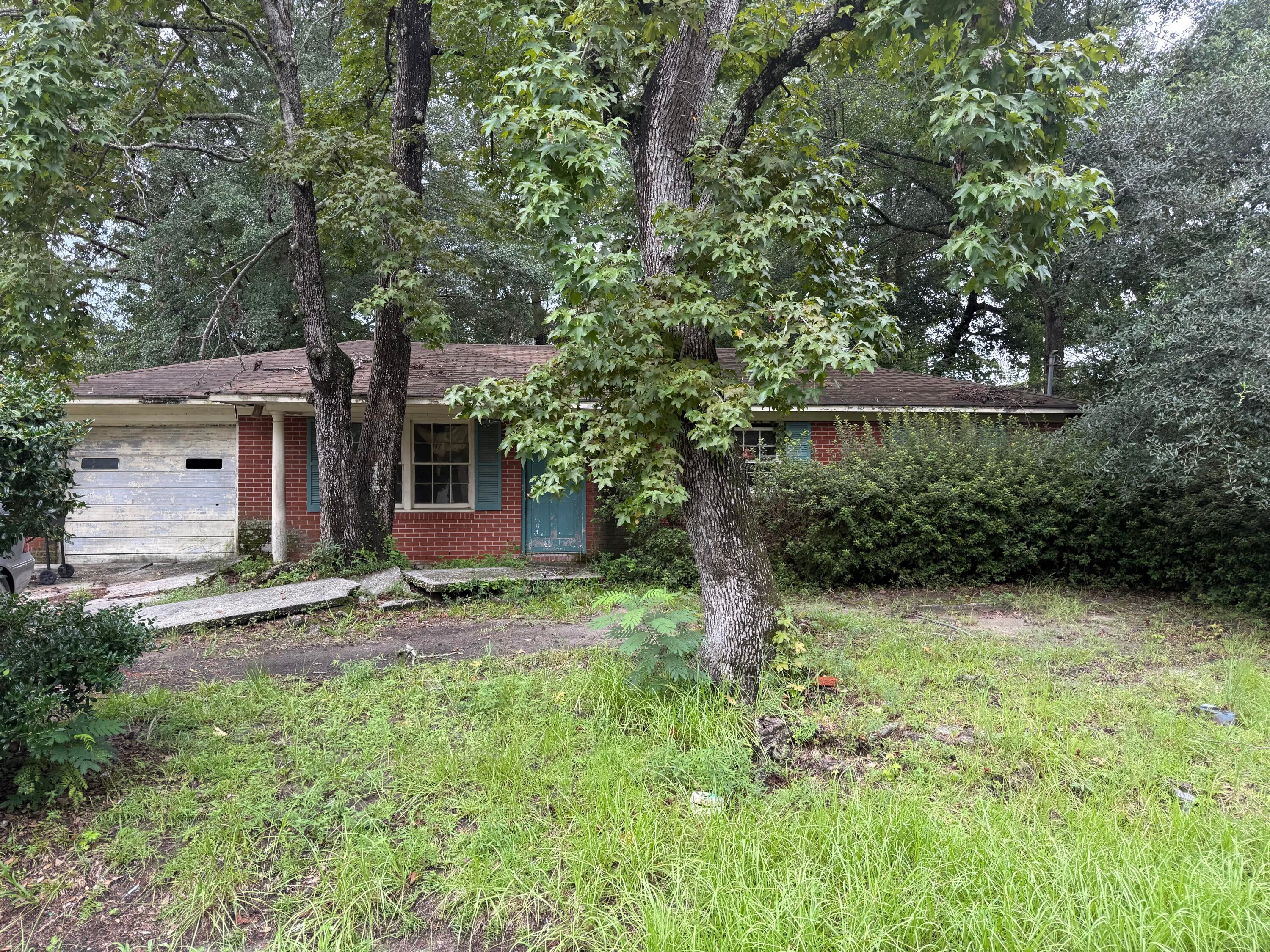739 Hitching Post Road — photo
