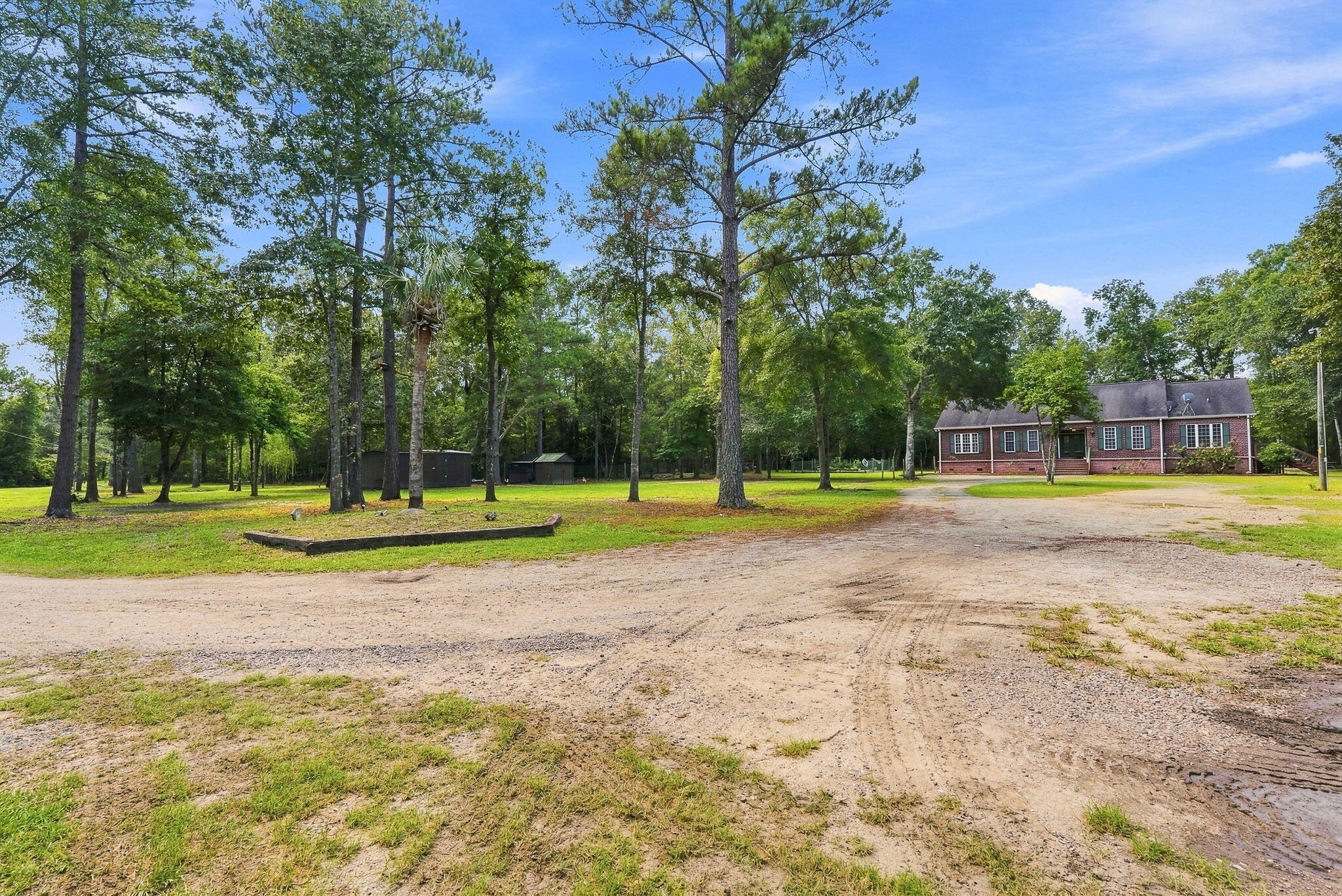 725 Yellow Brick Road — photo