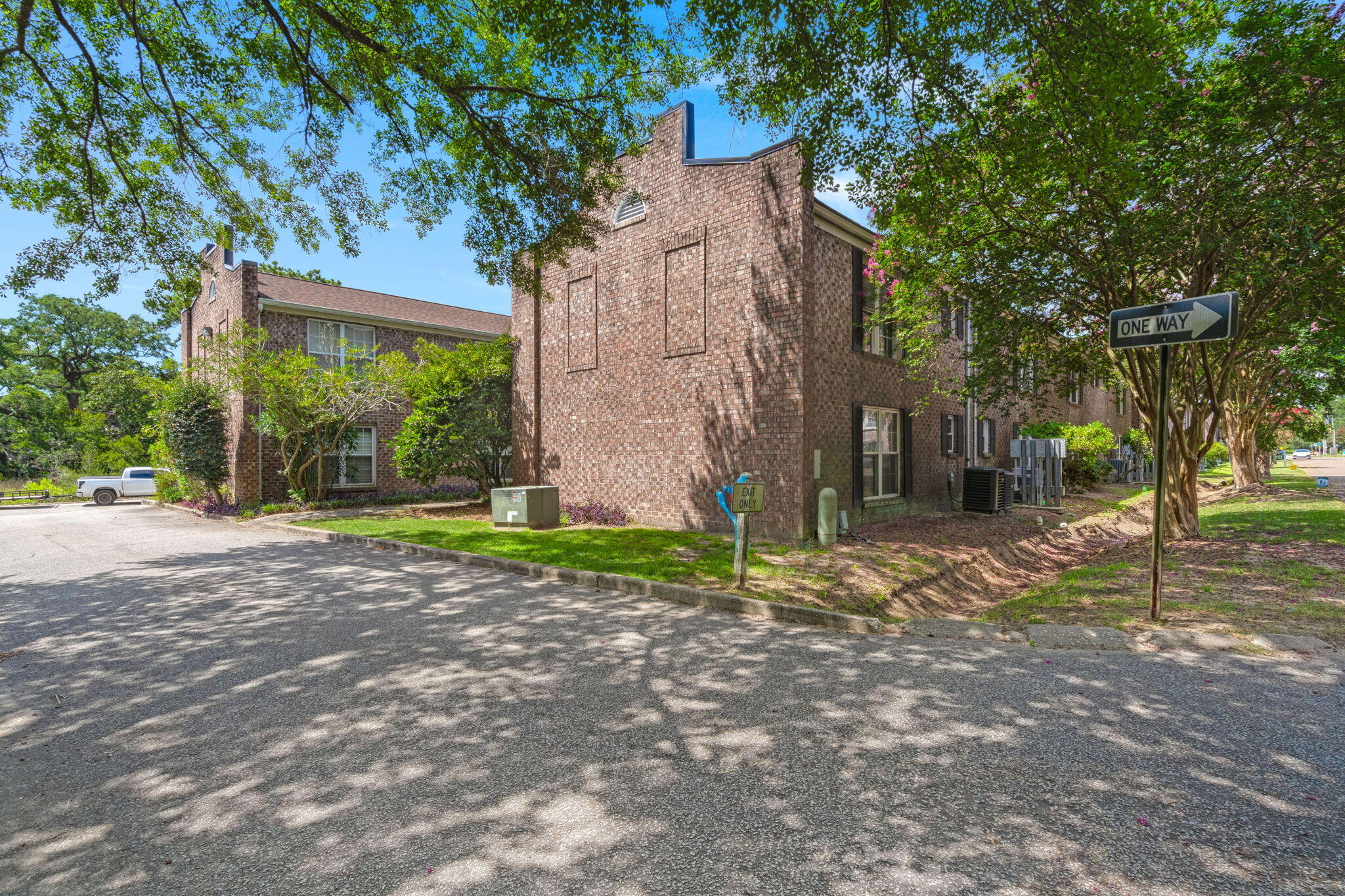 867 Colony Drive 104 — photo