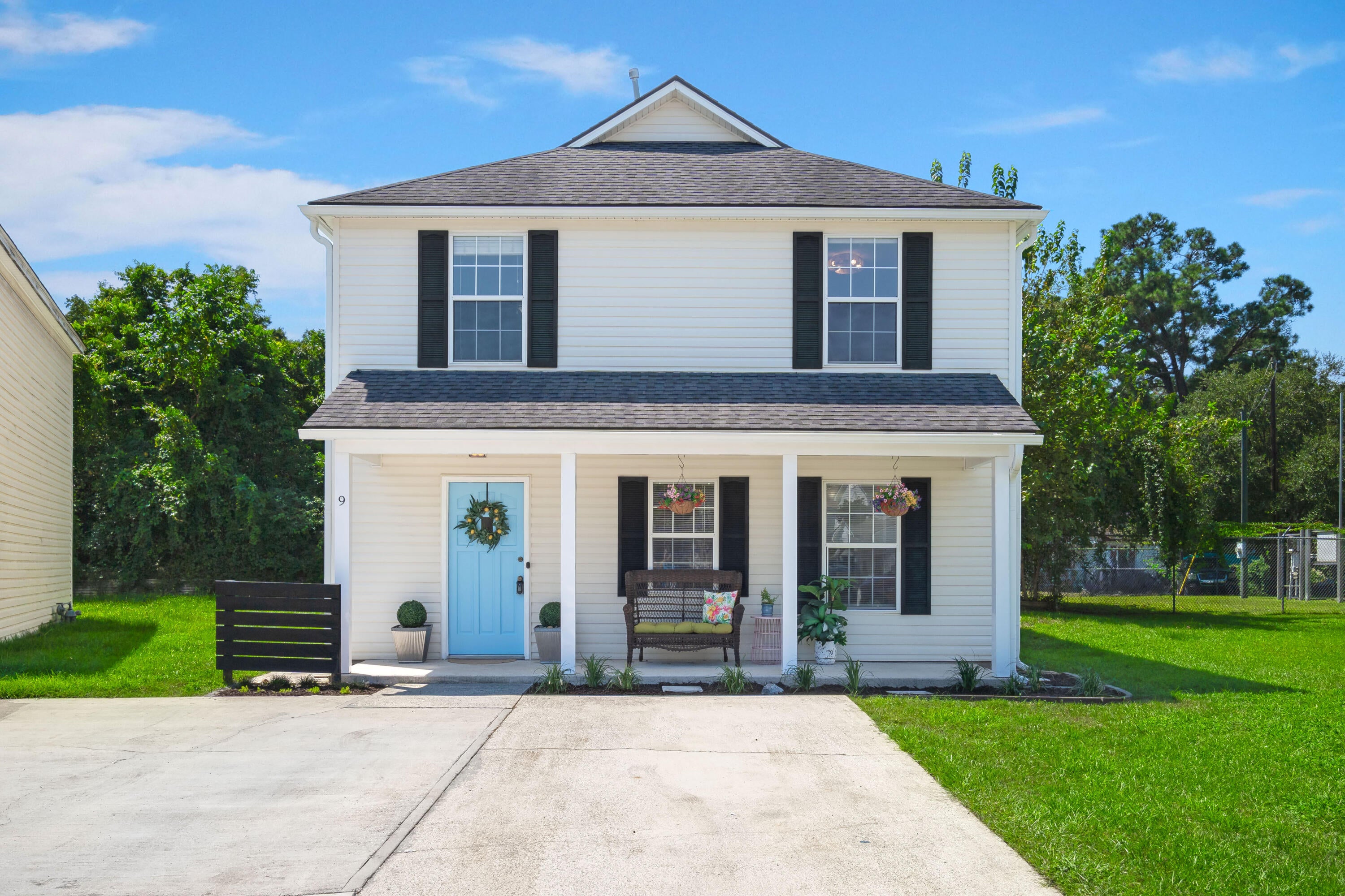 9 Woodleaf Court — photo