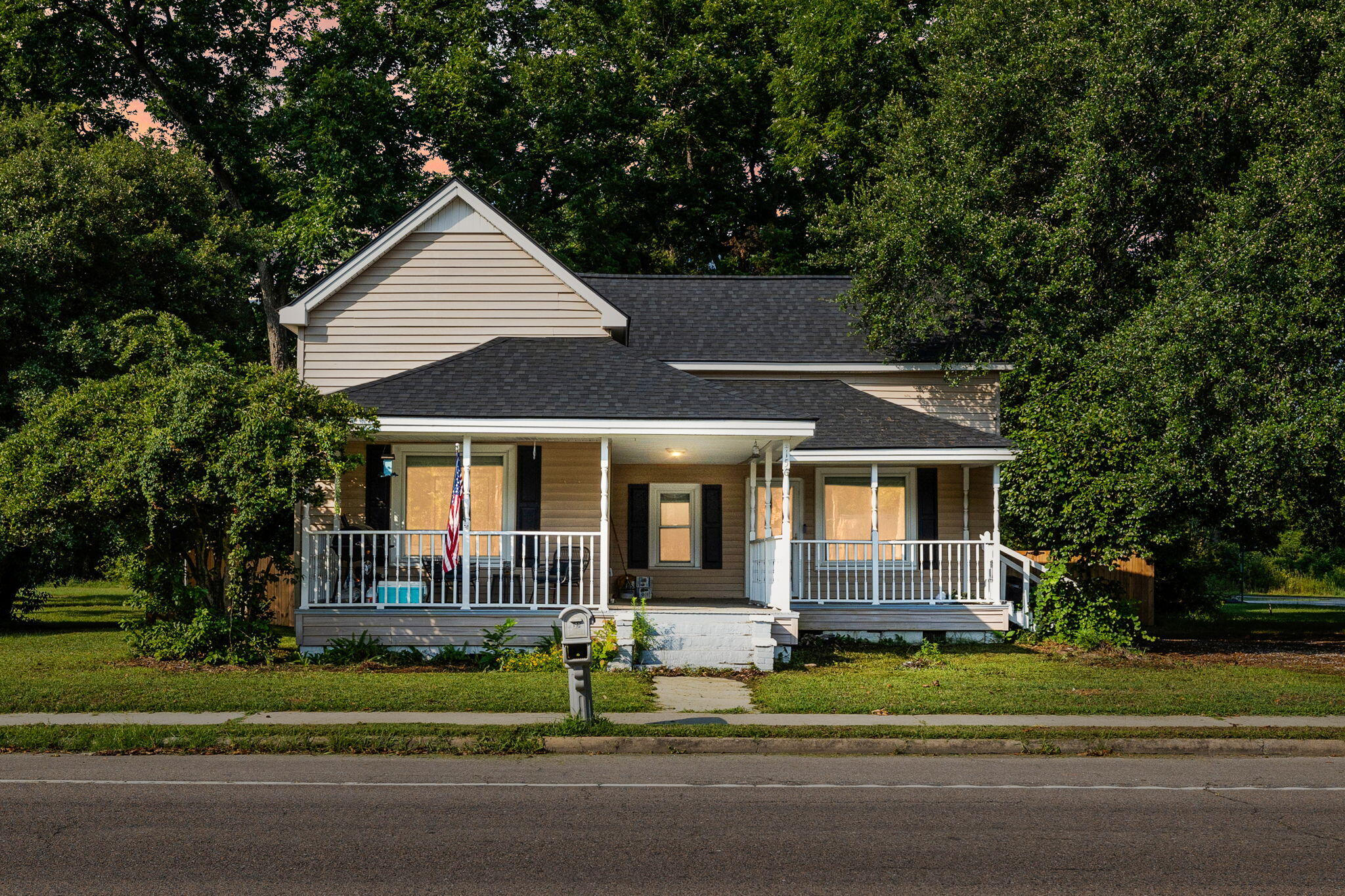156 E Main Street — photo
