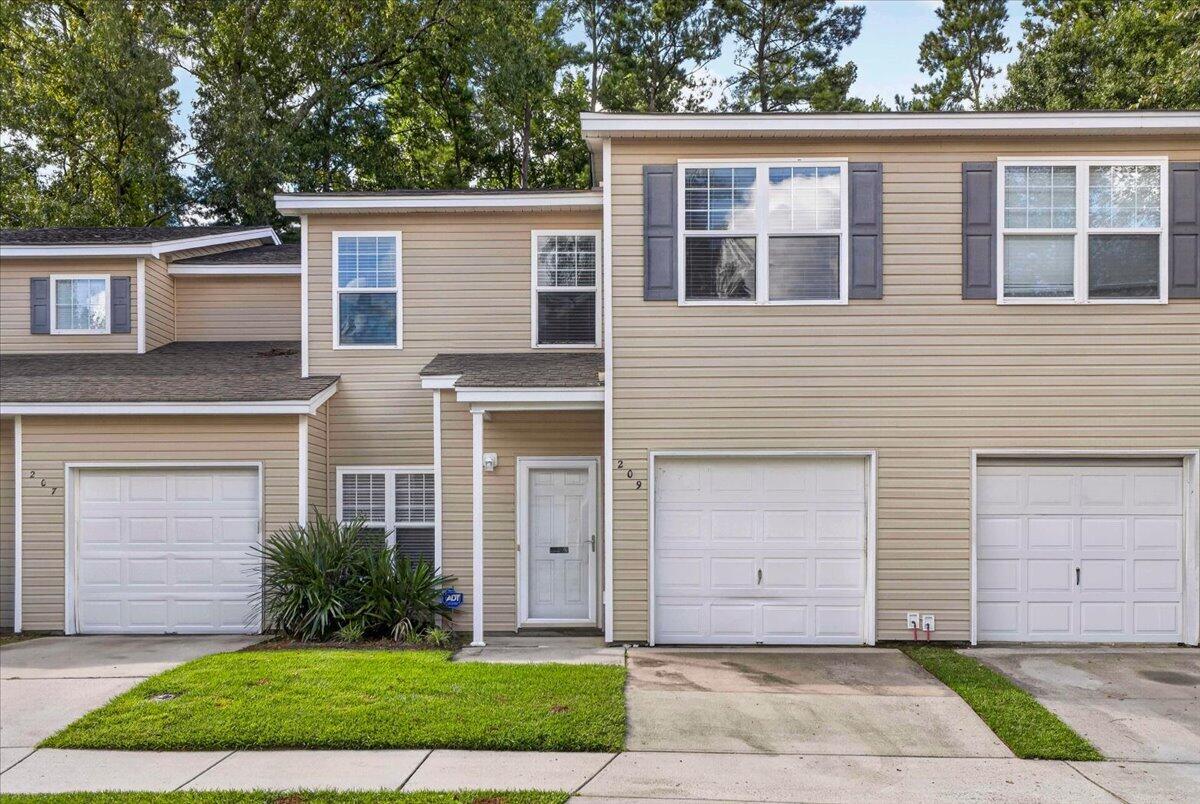 209 Grand Oaks Drive — photo