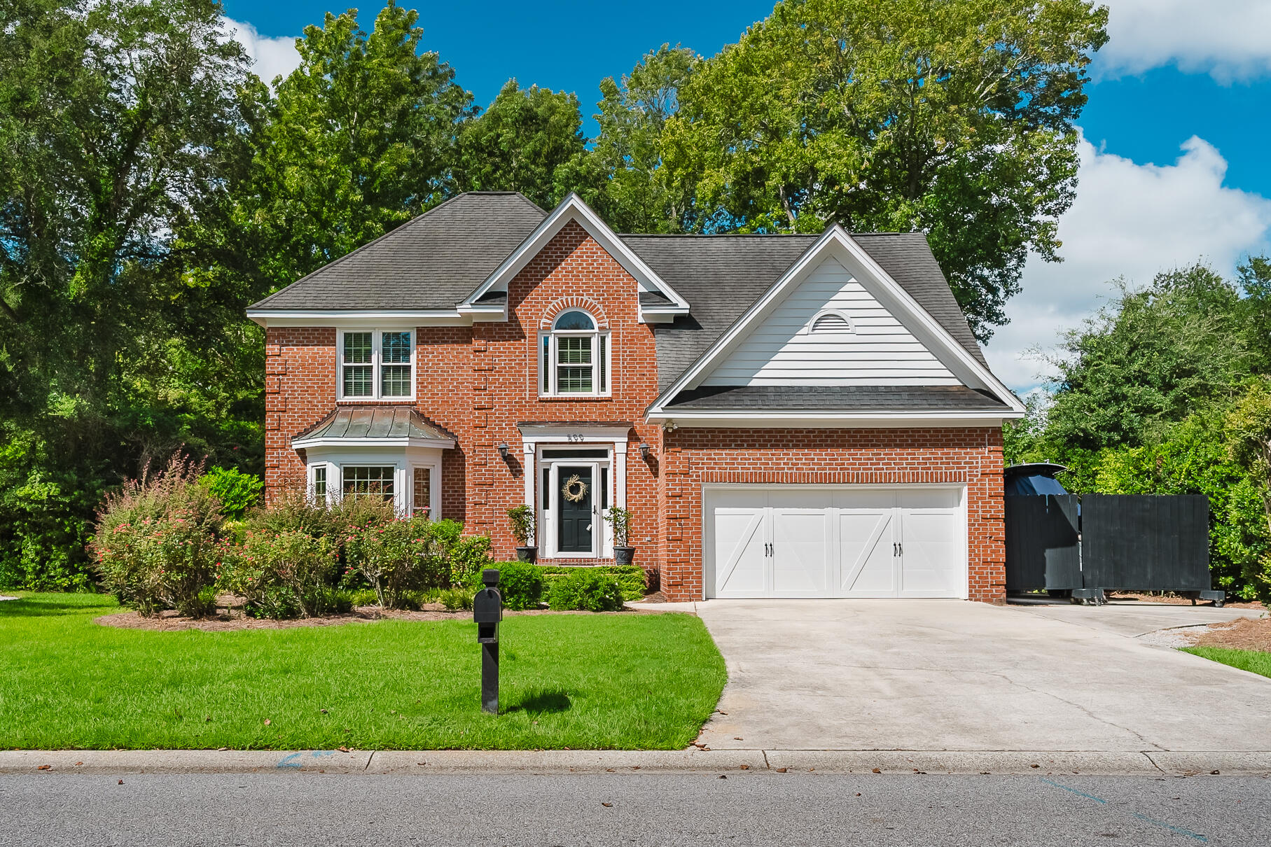 599 Palisades Drive — photo