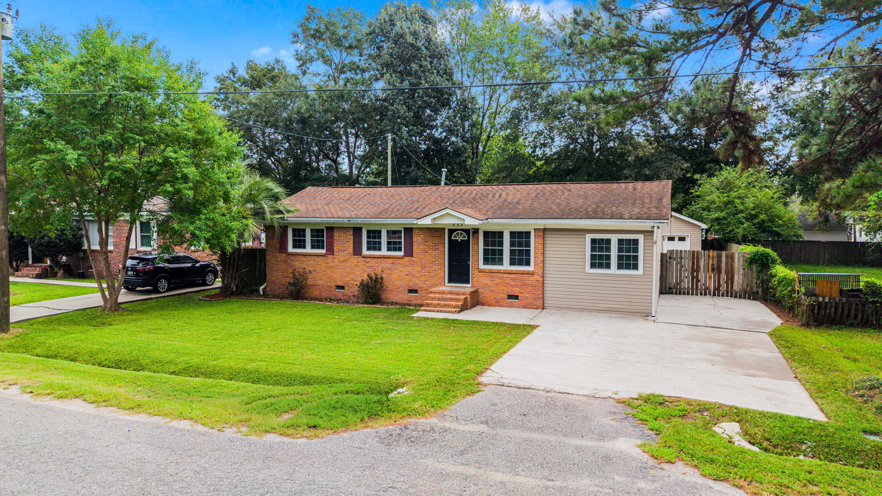 434 Clarine Drive — photo