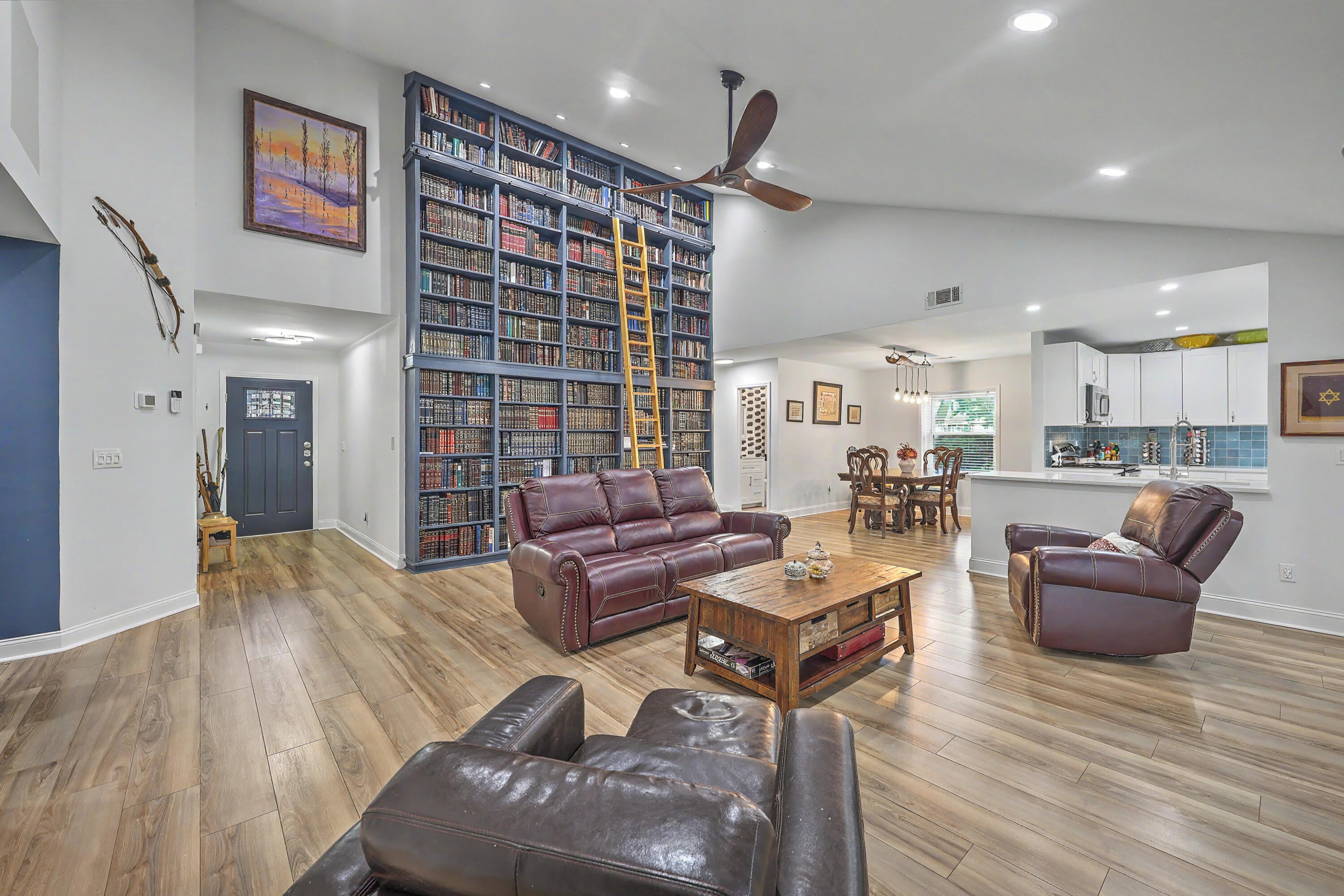1756 W Sandcroft Drive — photo