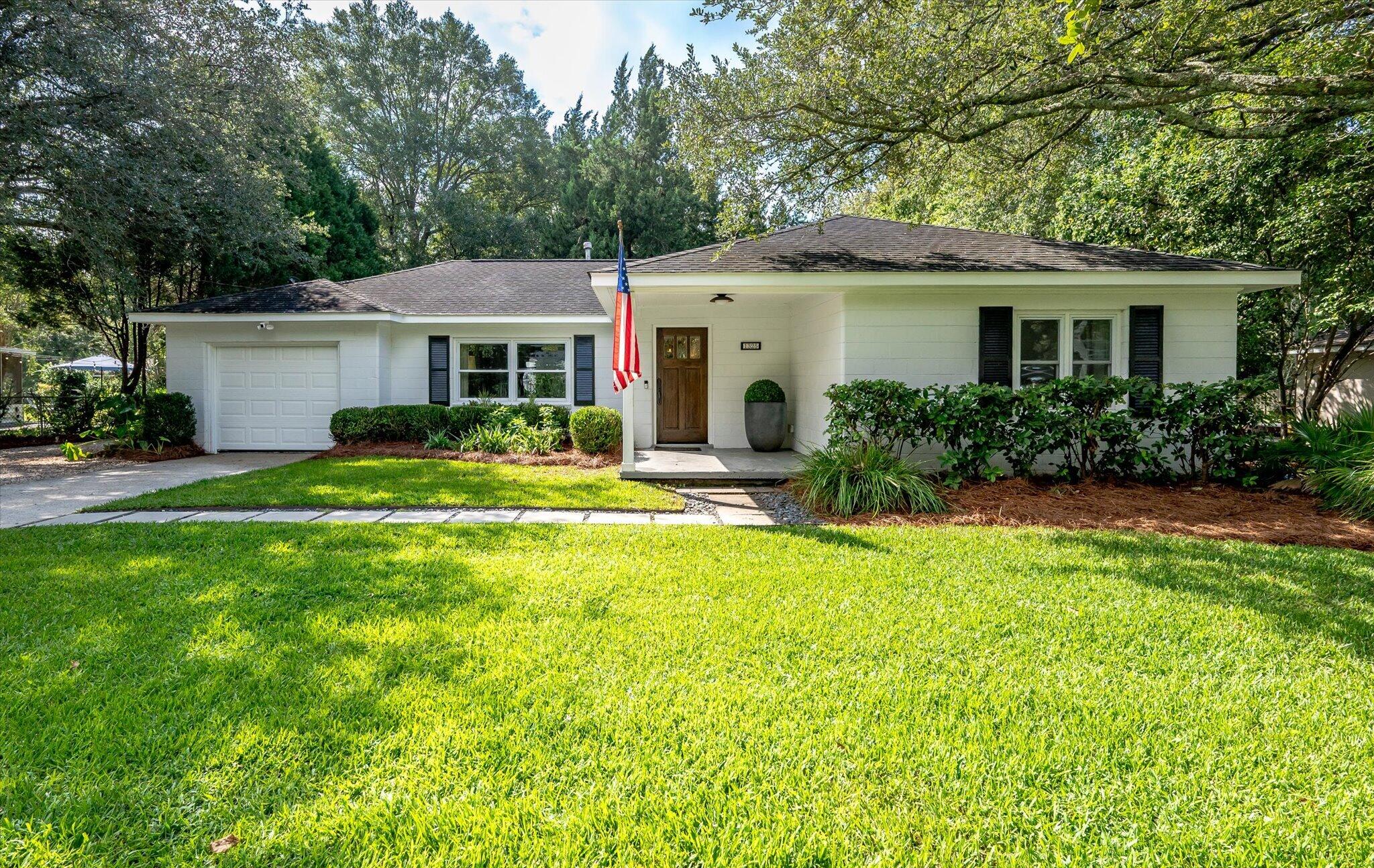 1325 Saint Clair Drive — photo