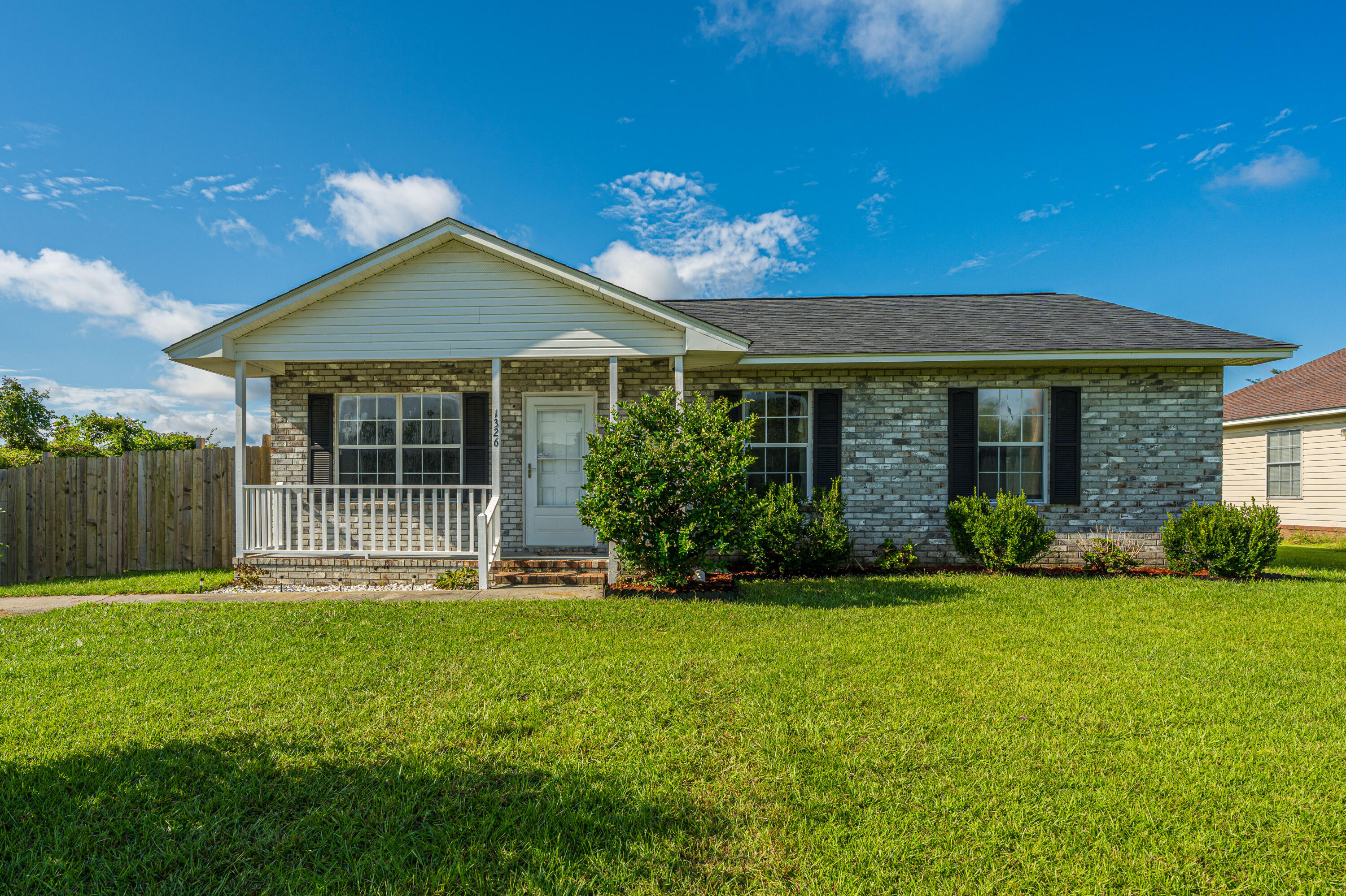 1326 Lawton Court — photo
