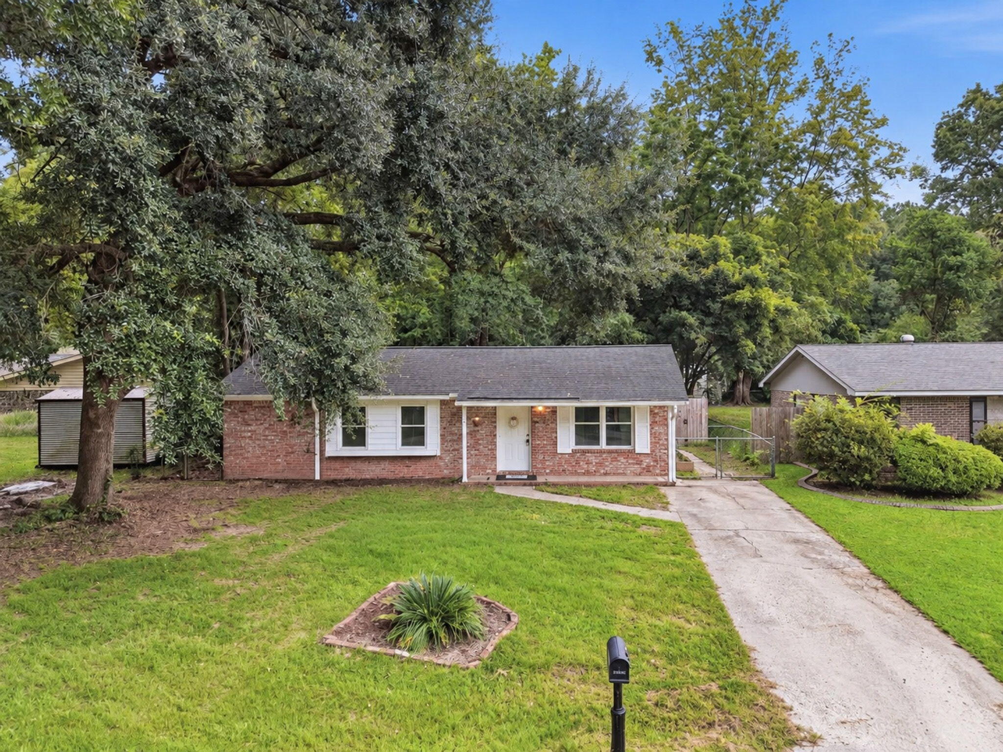 221 Barshay Drive — photo