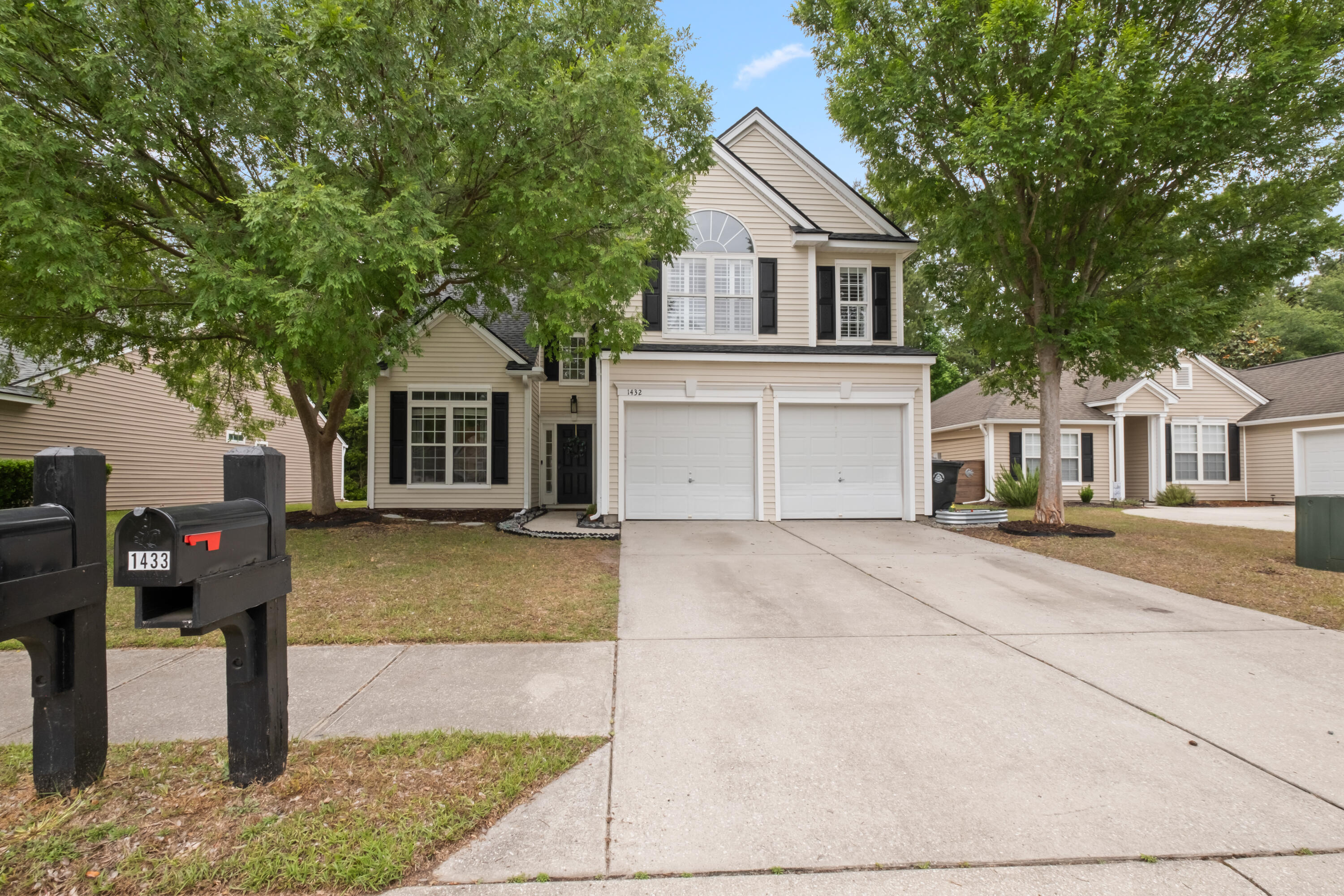 1432 Water Edge Drive — photo