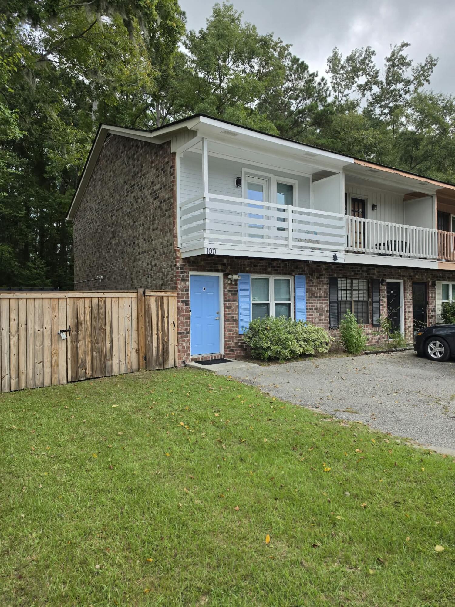 100 Kimeran Lane #a — photo
