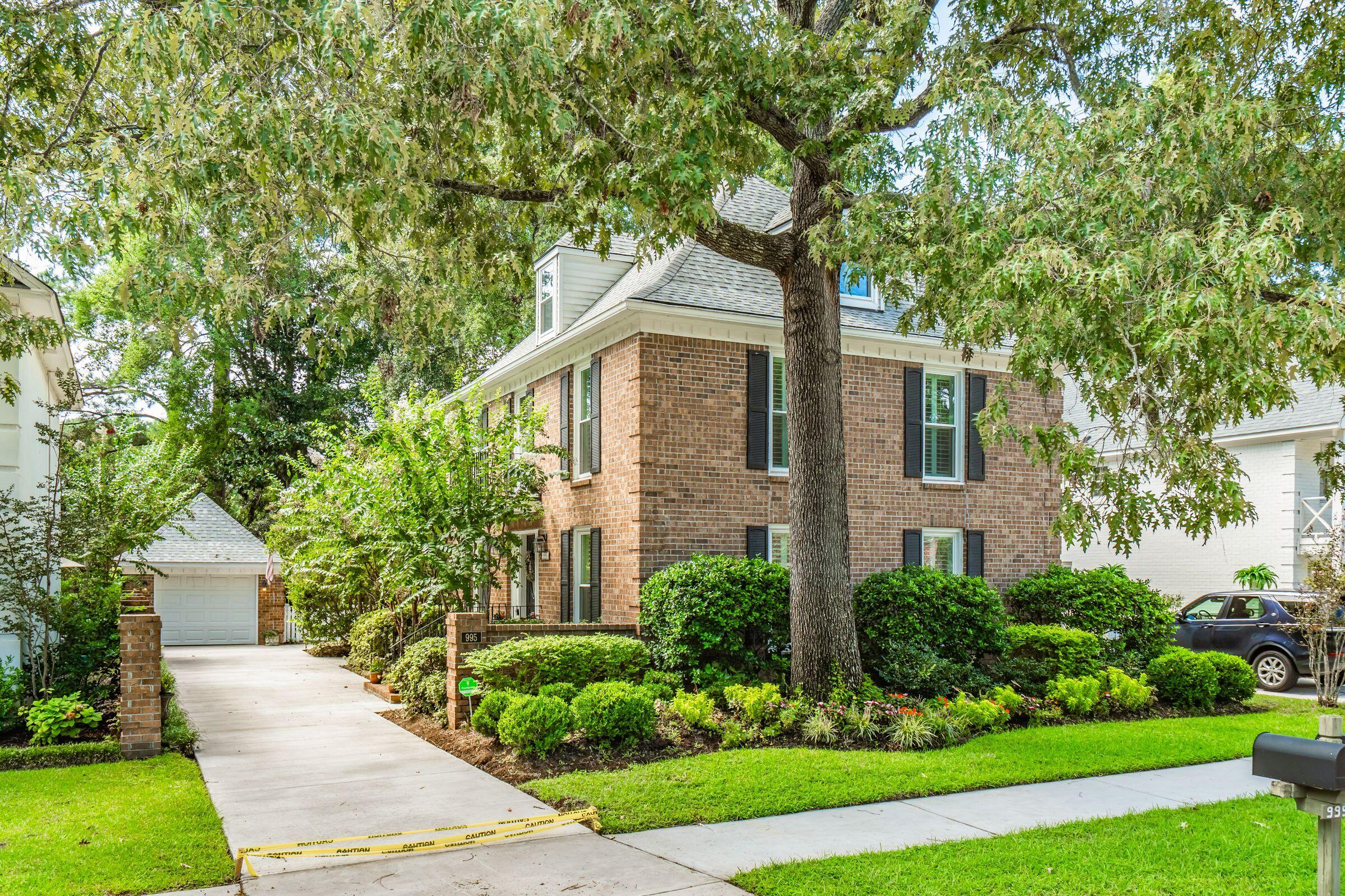 995 Governors Road — photo