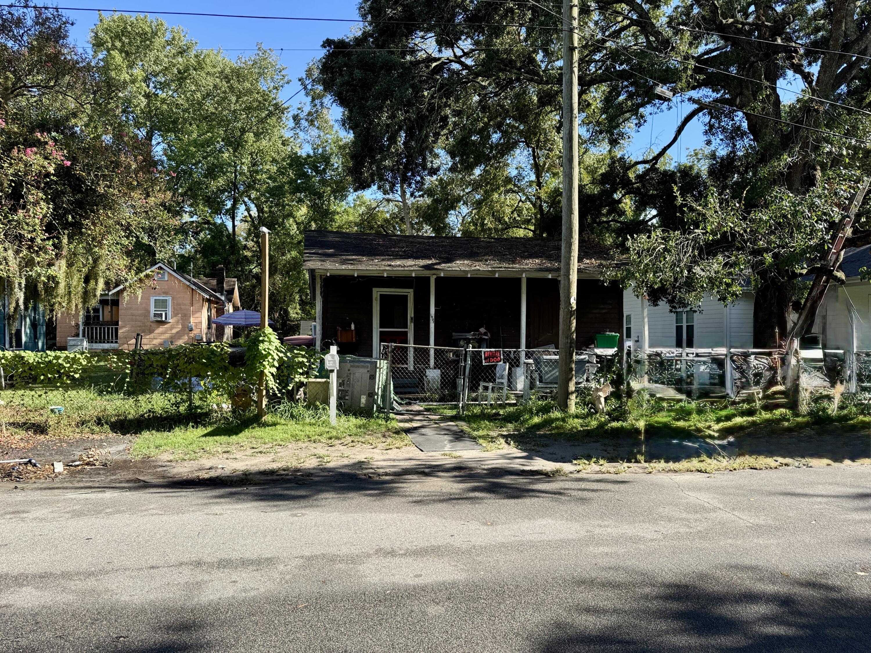1907 Harper Street — photo