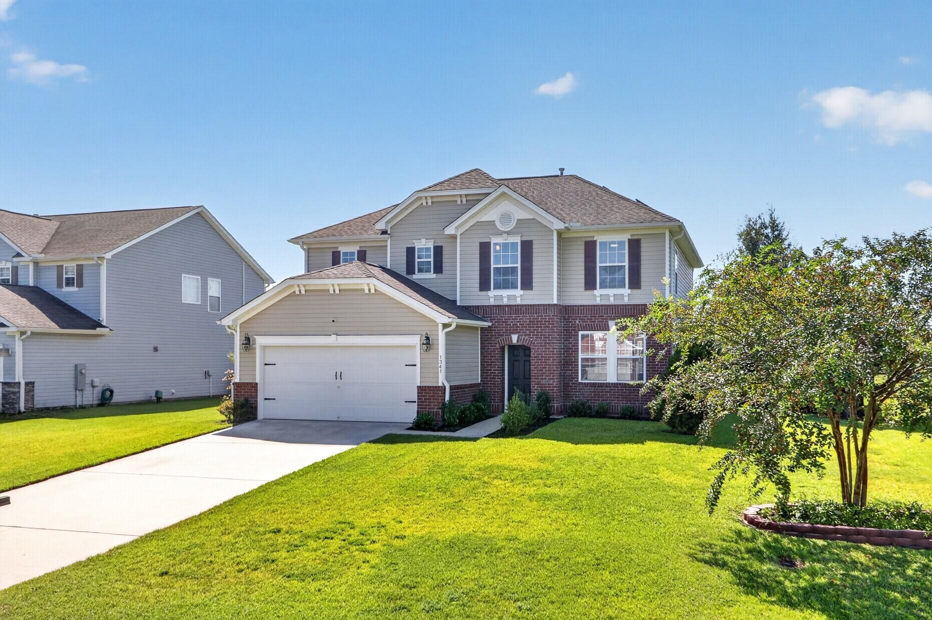1341 Song Sparrow Way — photo