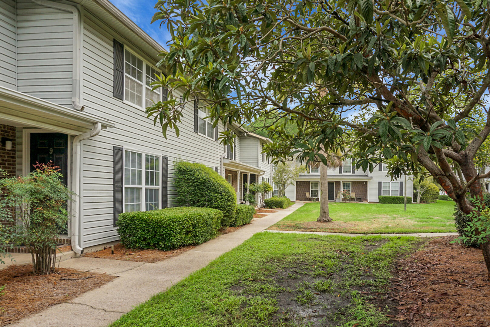 2494 Etiwan Avenue Unit 11 Unit D-11 — photo