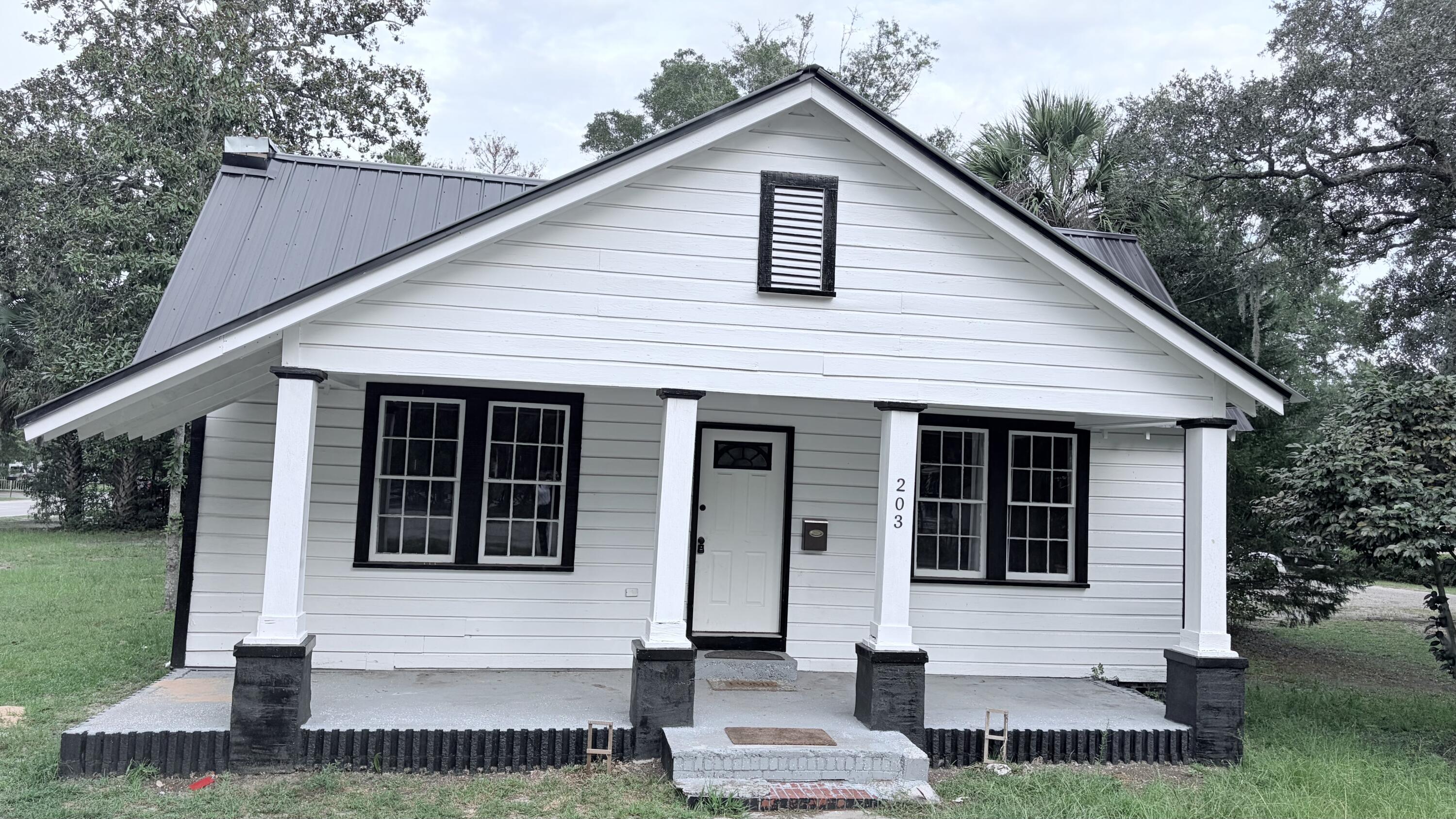 203 Padgett Loop — photo