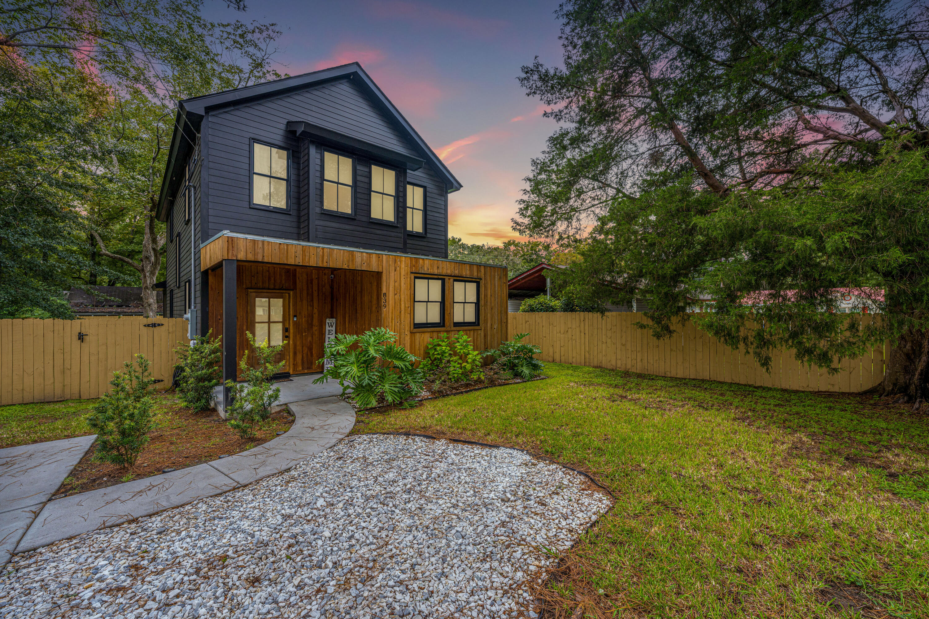 839 White Oak Drive — photo