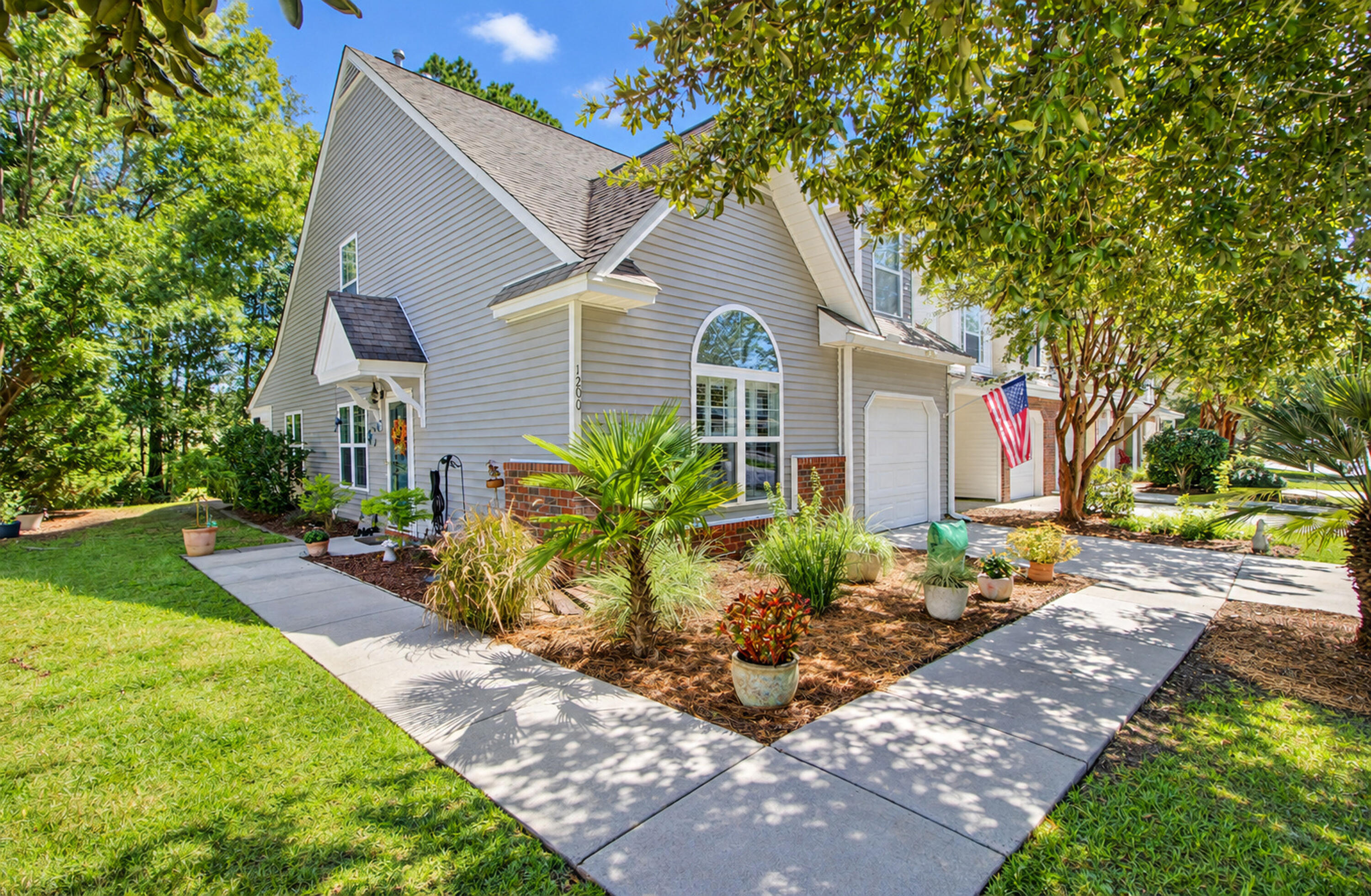 1200 Yellow Hawthorn Circle — photo