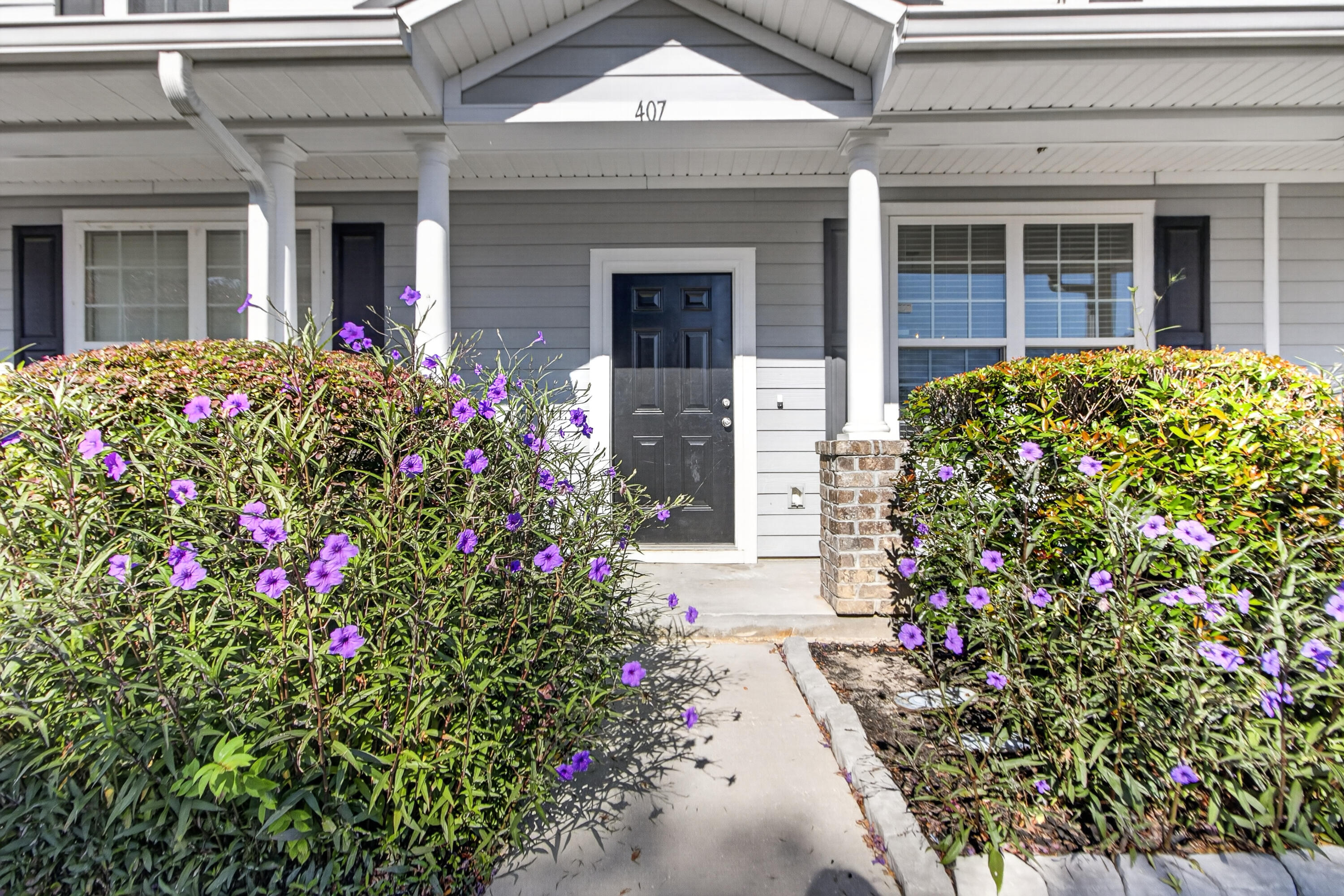 407 Hemingway Circle — photo