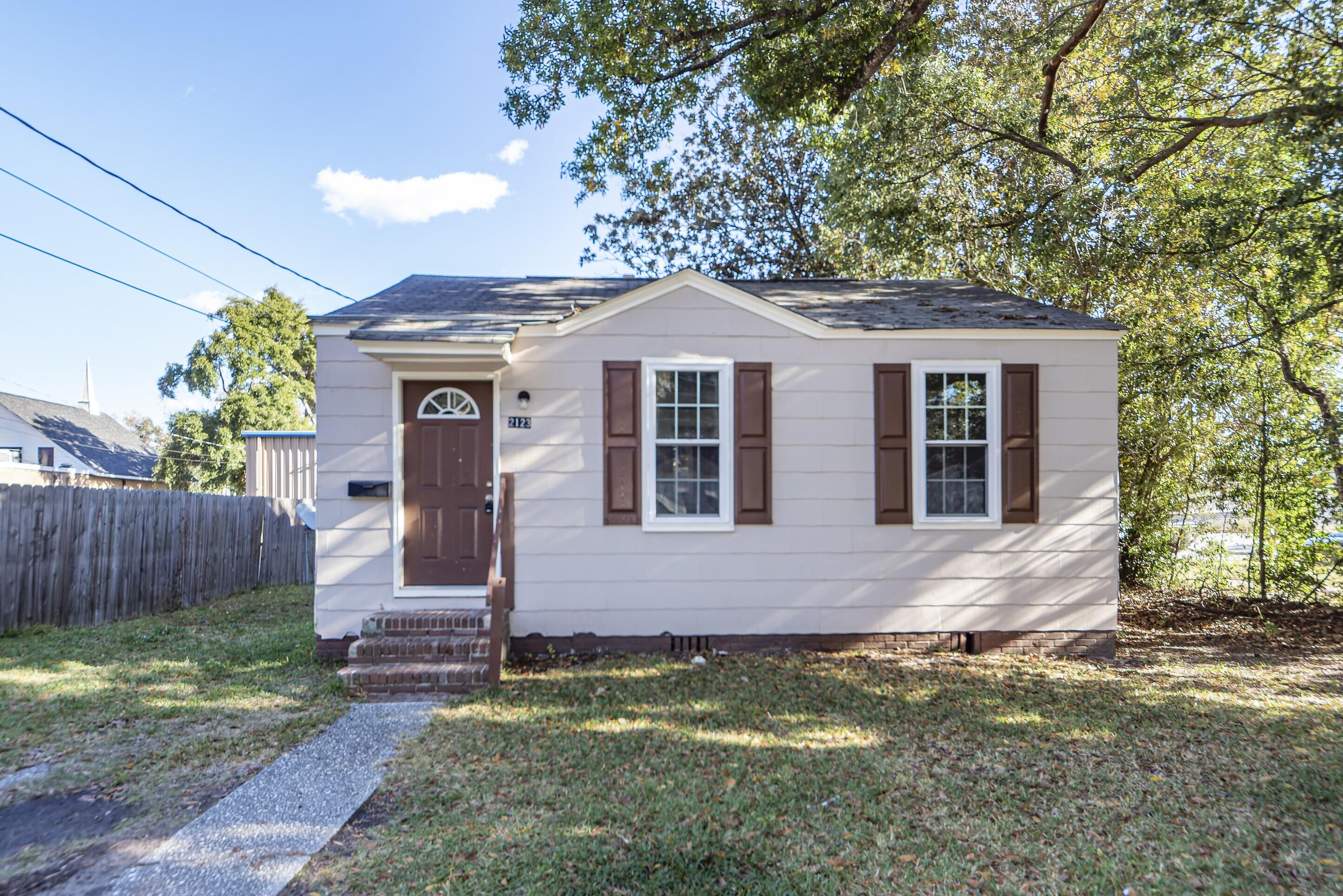 2123 Captain Avenue — photo