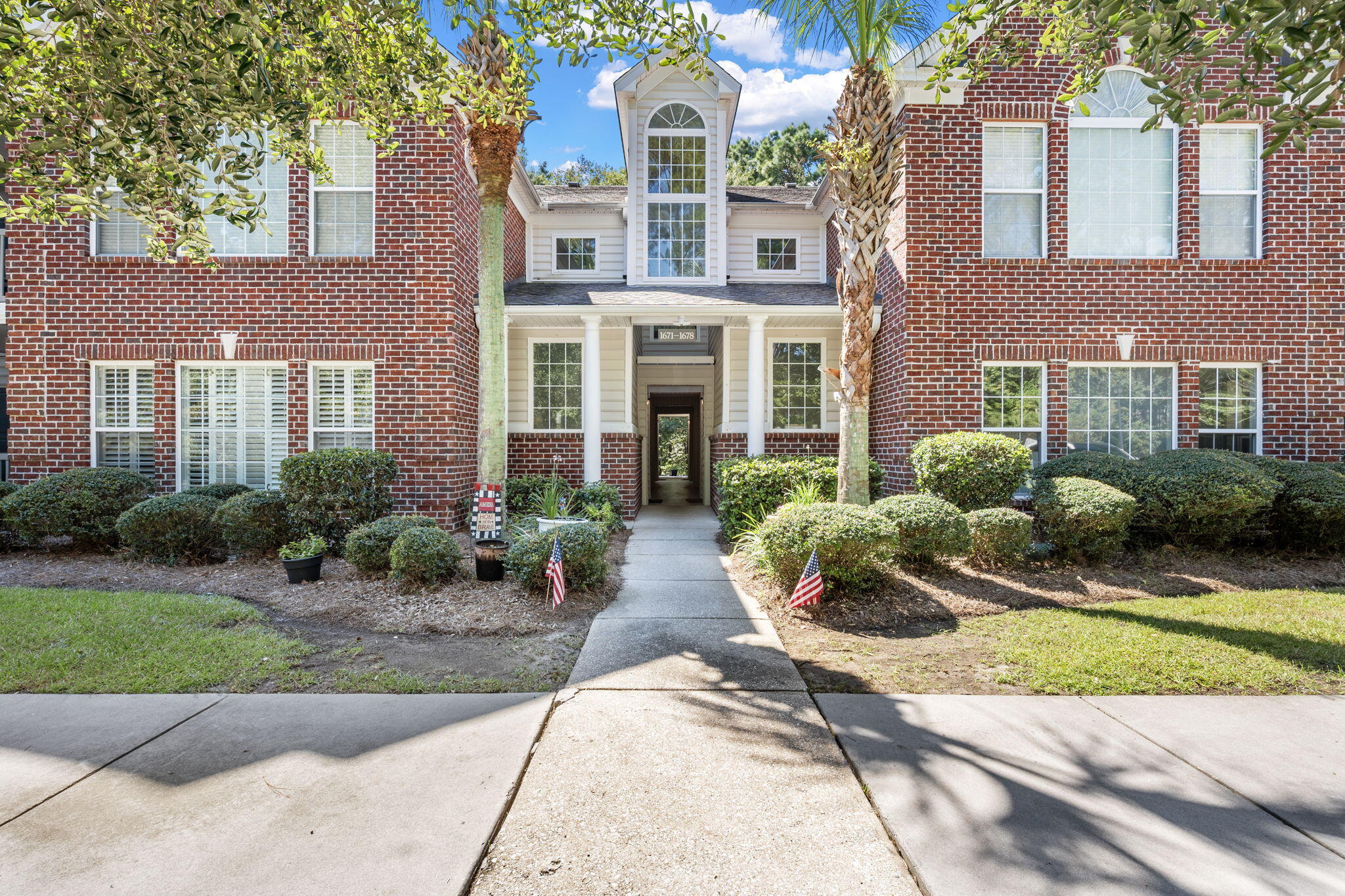 1678 Camfield Lane — photo
