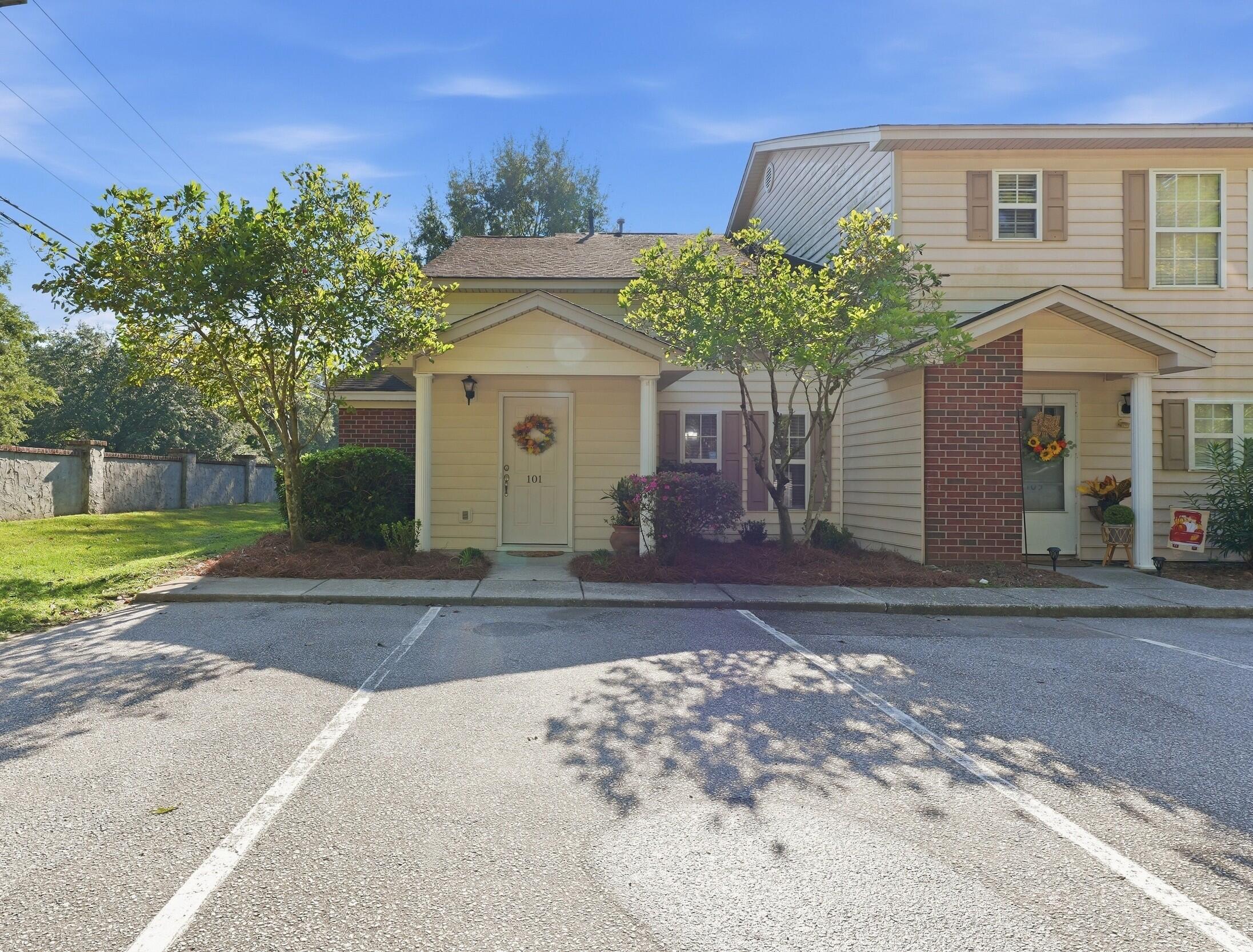 101 Amberwood Drive — photo