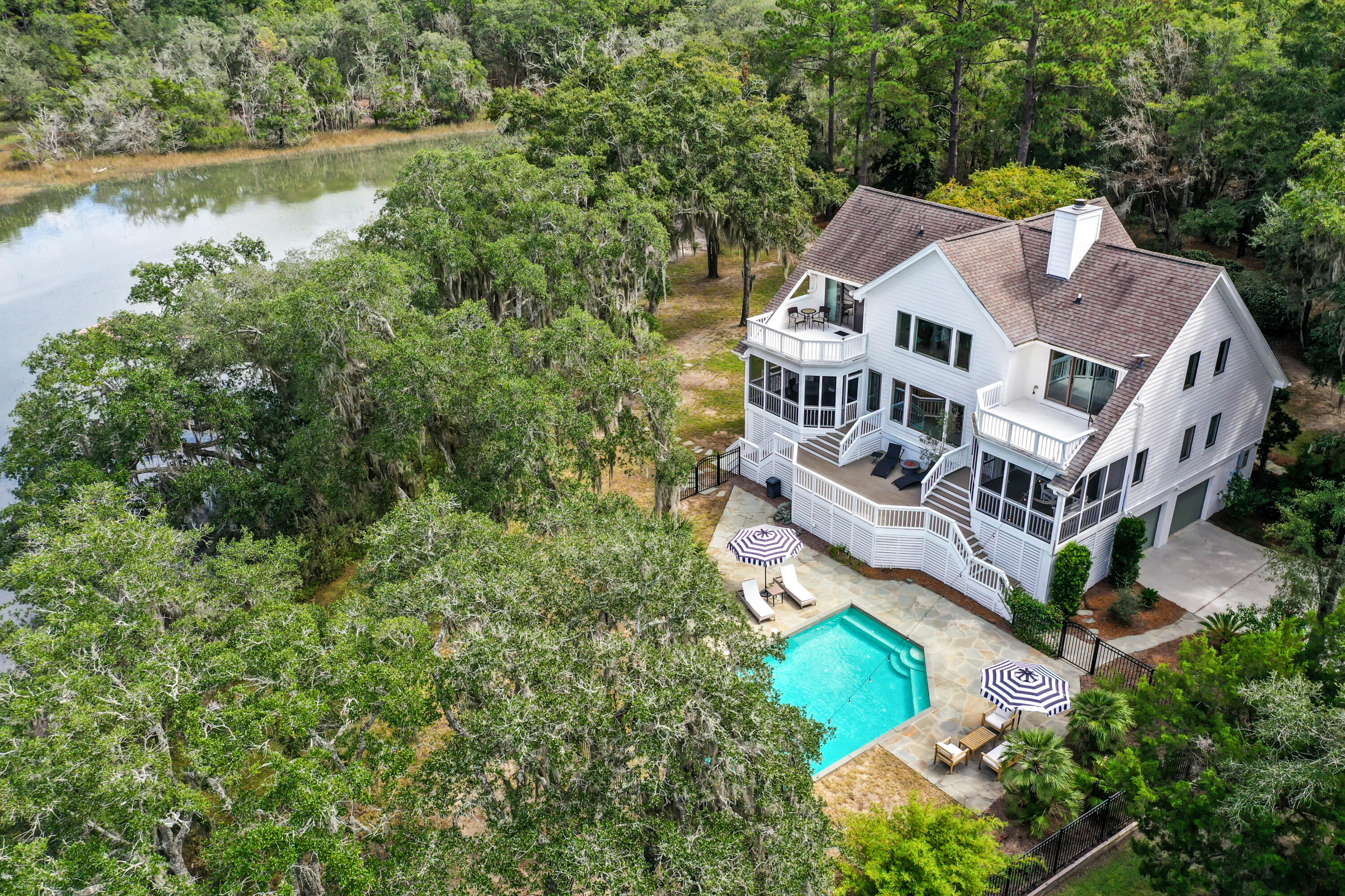 1310 Martins Point Road — photo