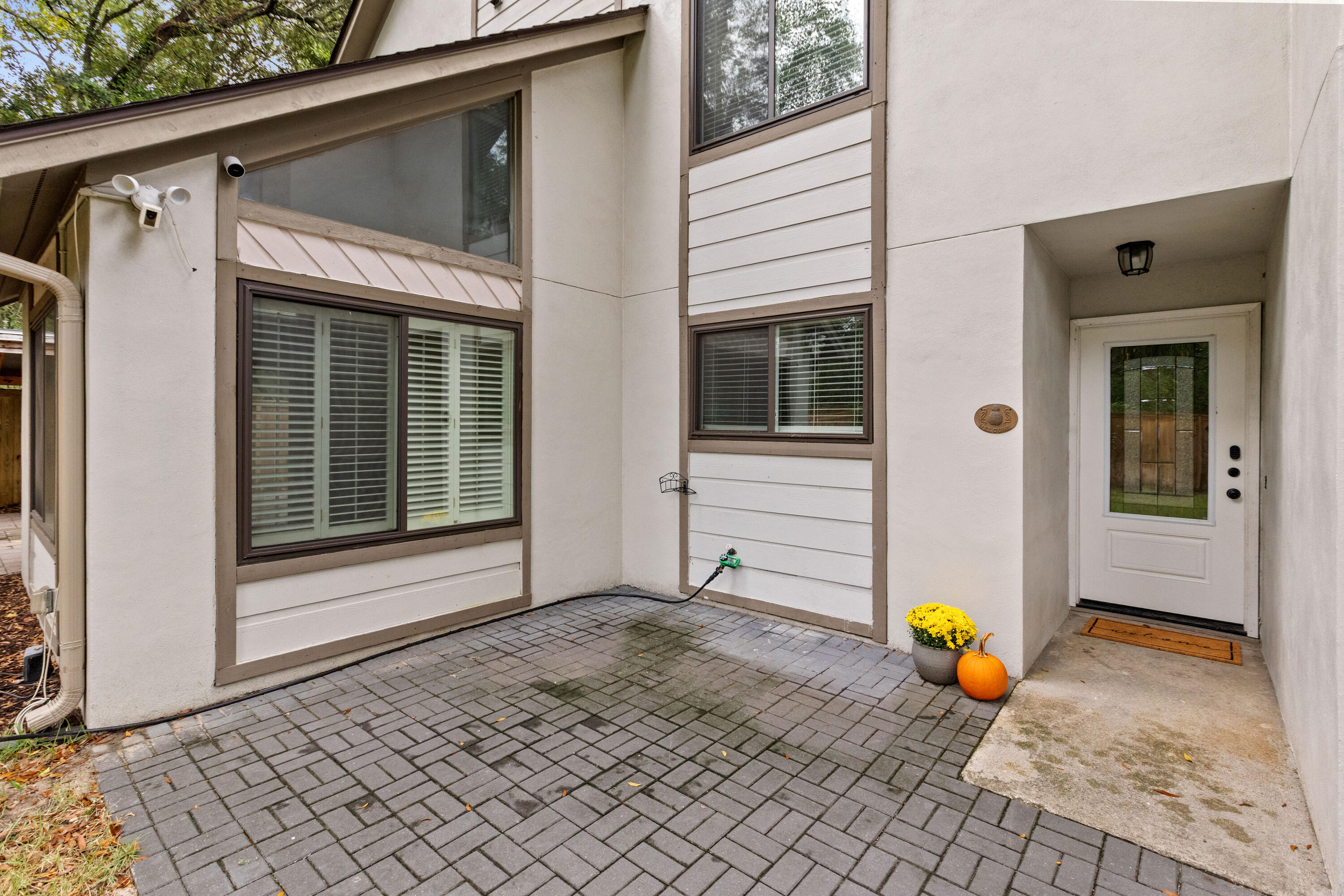 317 Mallard Court — photo