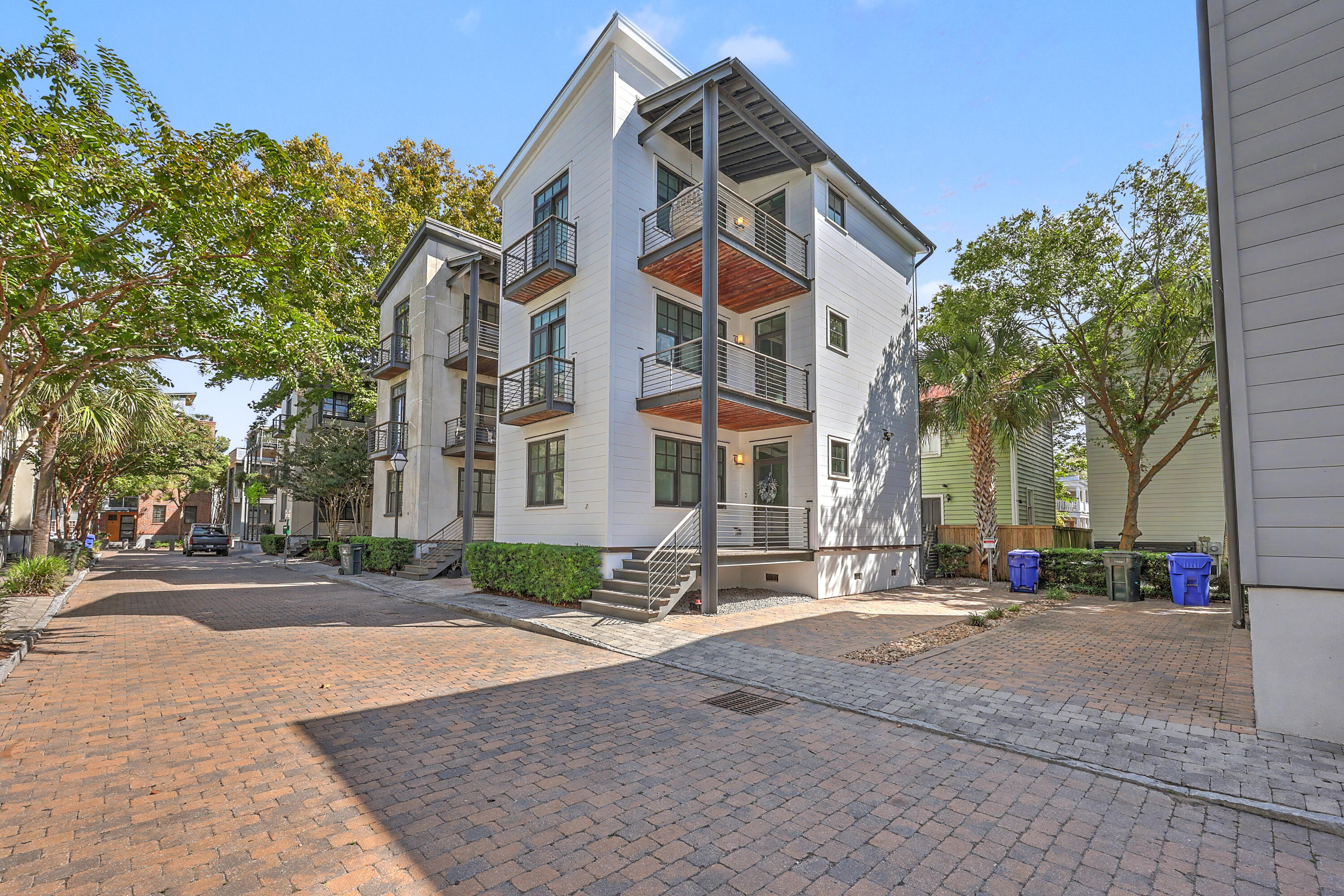 7 Brewster Court — photo