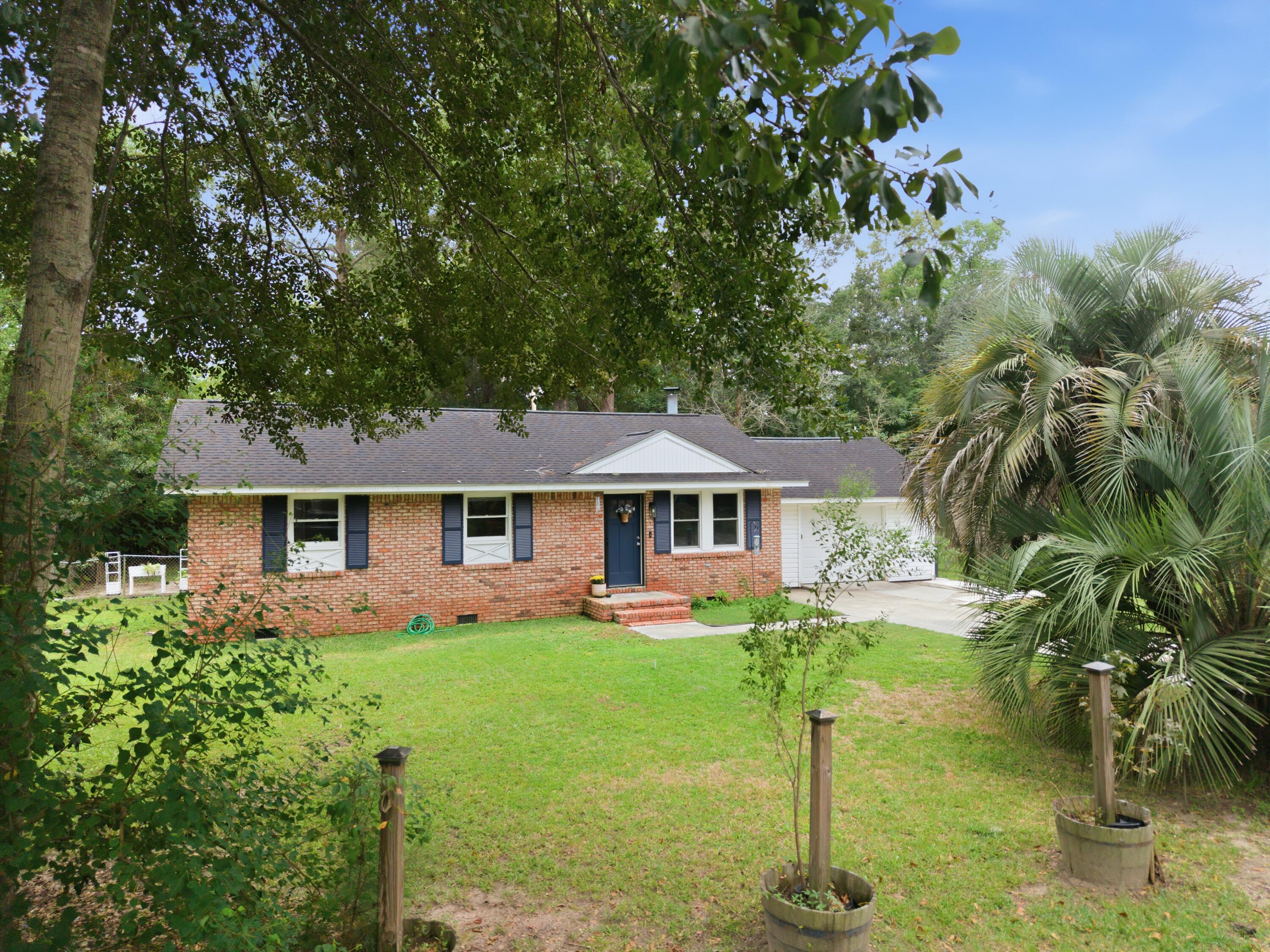 109 E Walnut Circle — photo