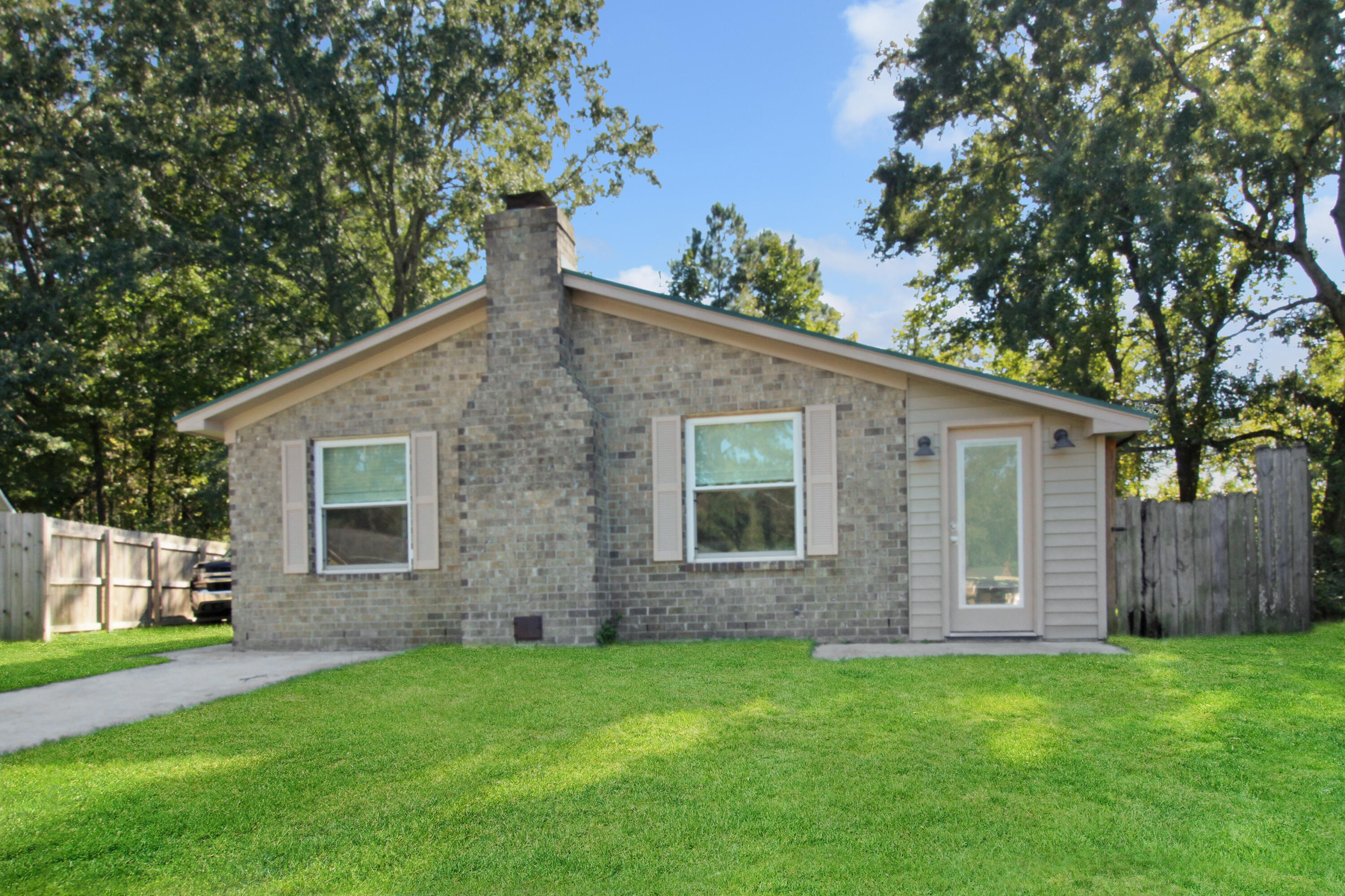 23 Ferncliff Way — photo