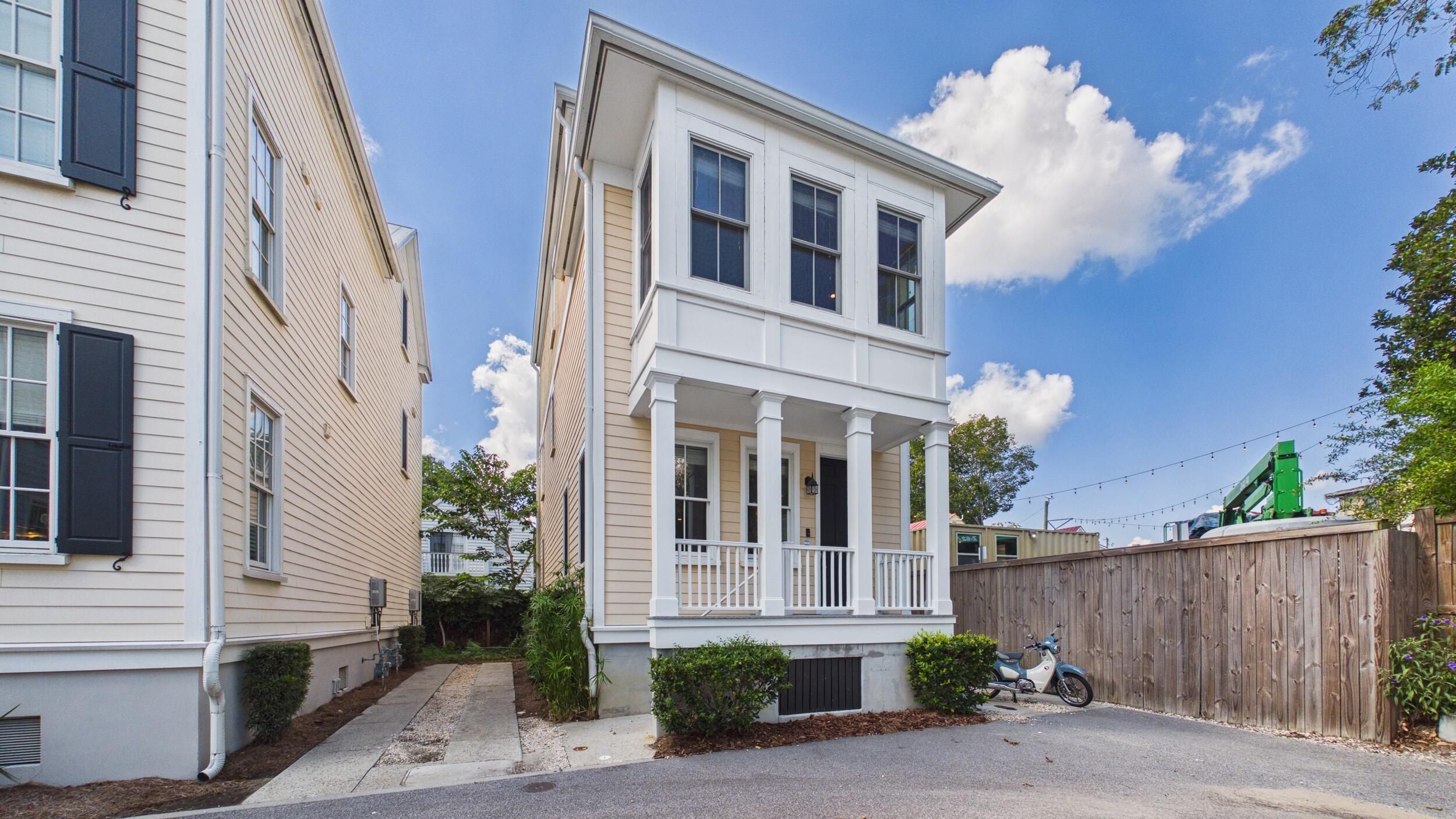 56 Dereef Court — photo