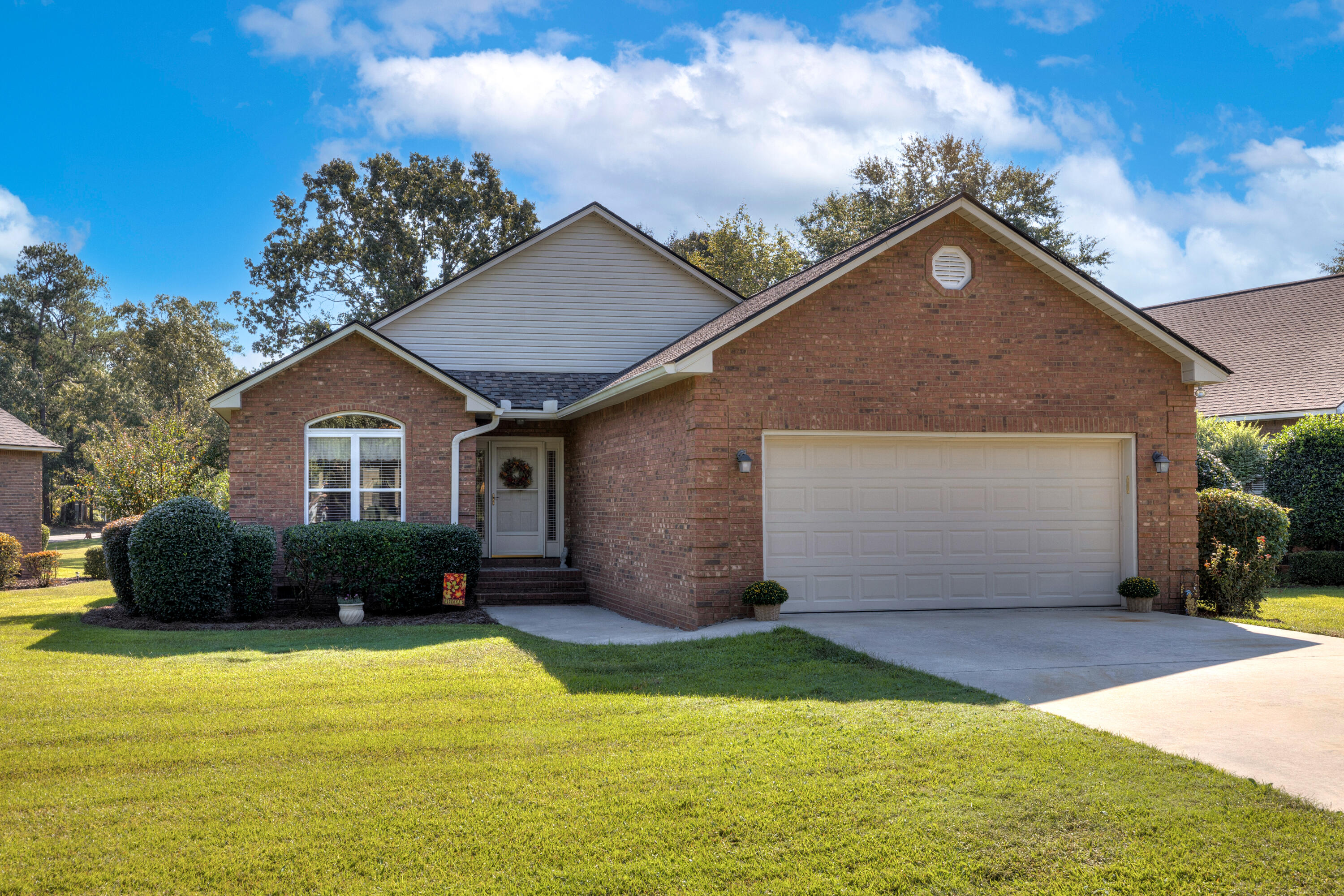115 Oakview Circle — photo
