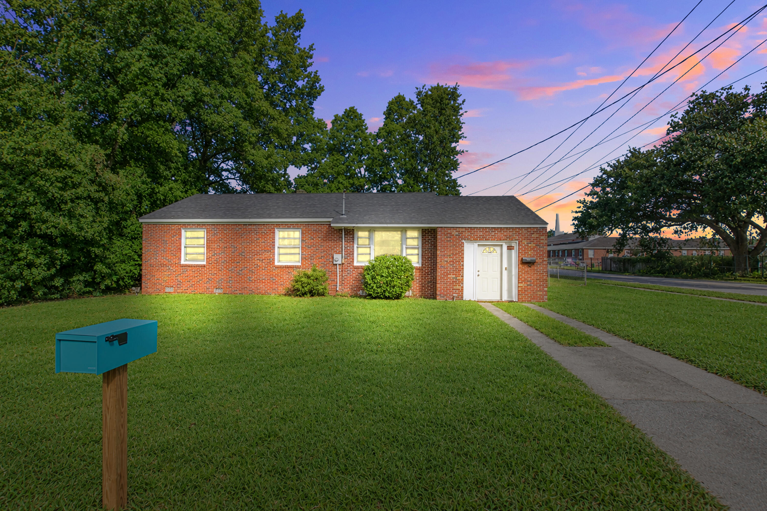 2807 Martha Drive — photo