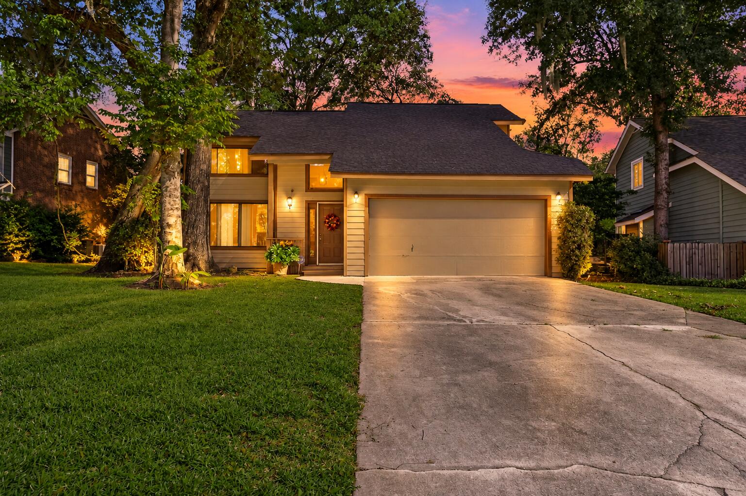 301 Anadale Court — photo