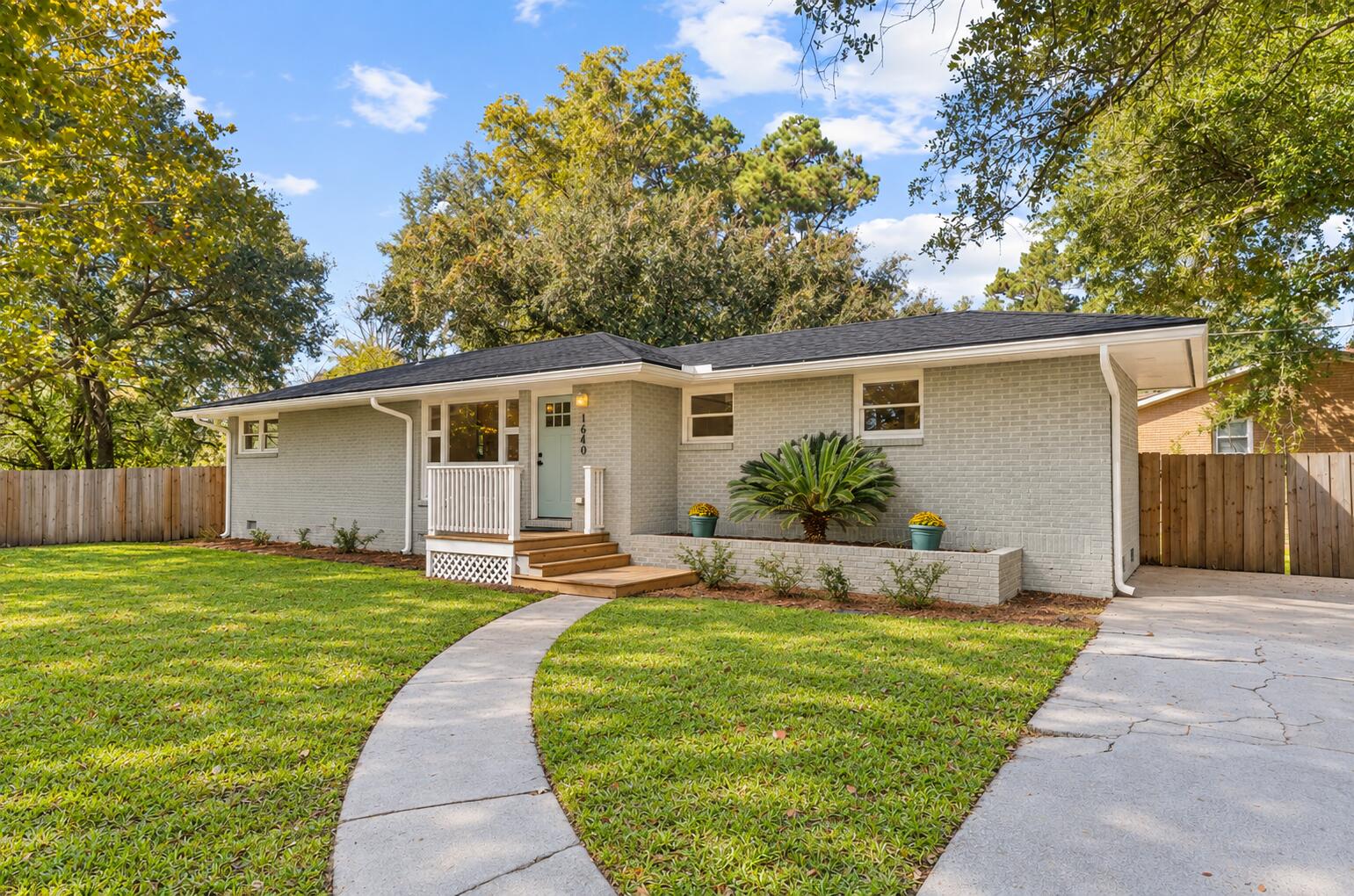 1640 Mcclain Street — photo