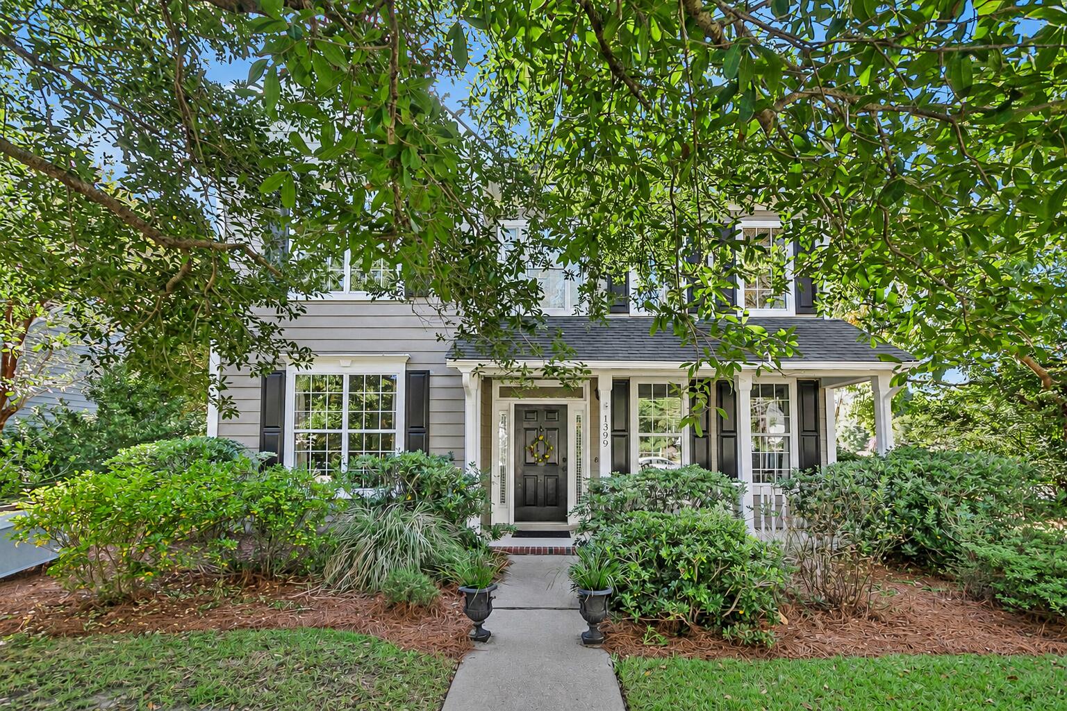 1399 Lakecrest Court — photo