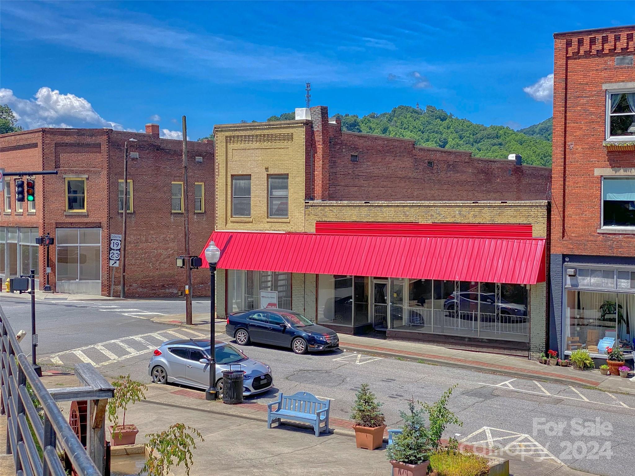 505 Main Street — photo