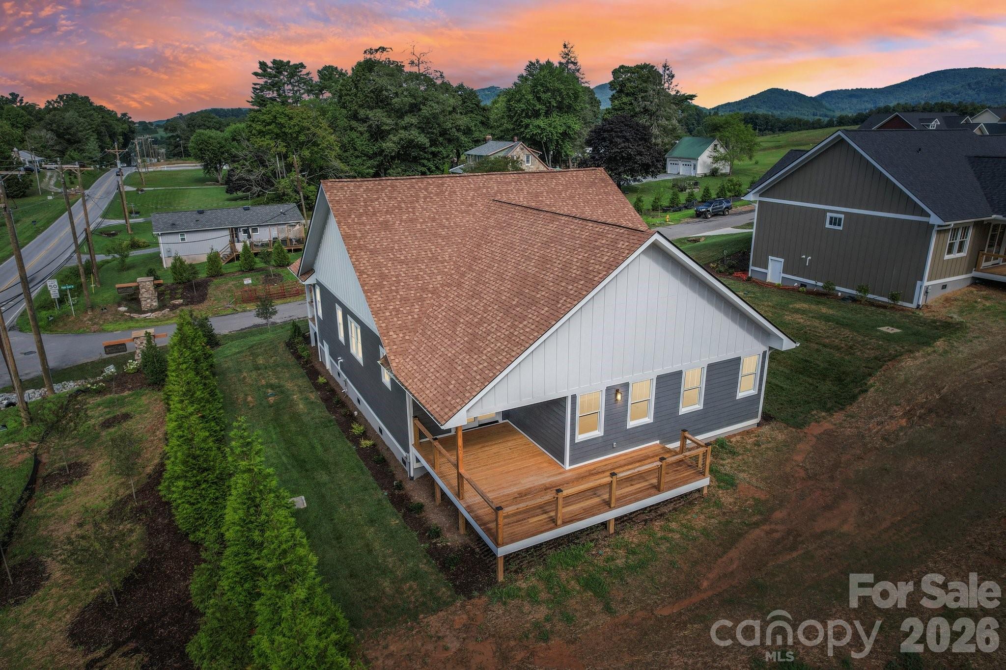 20 Maple Knoll Drive — photo