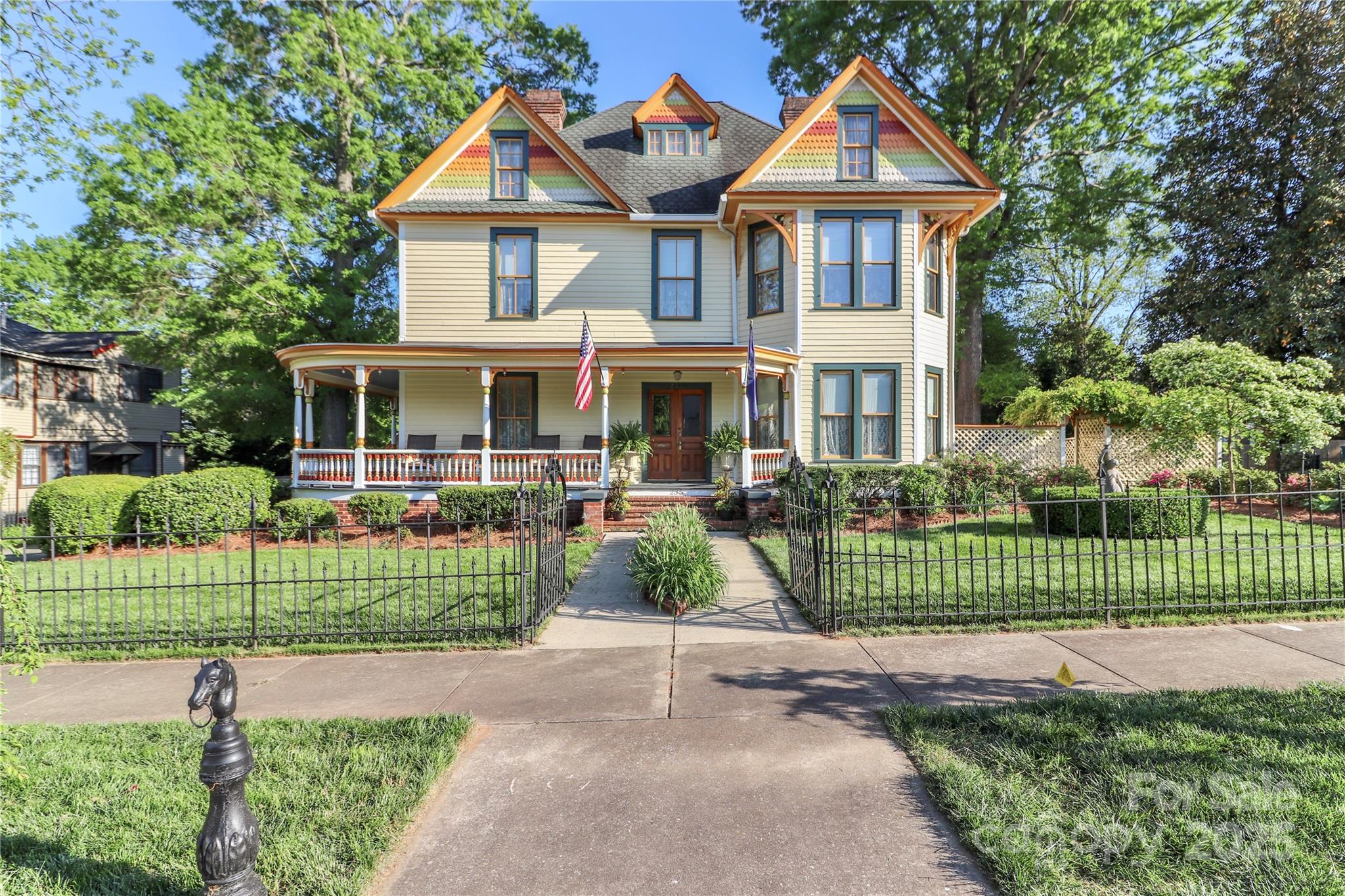 235 Walnut Street — photo