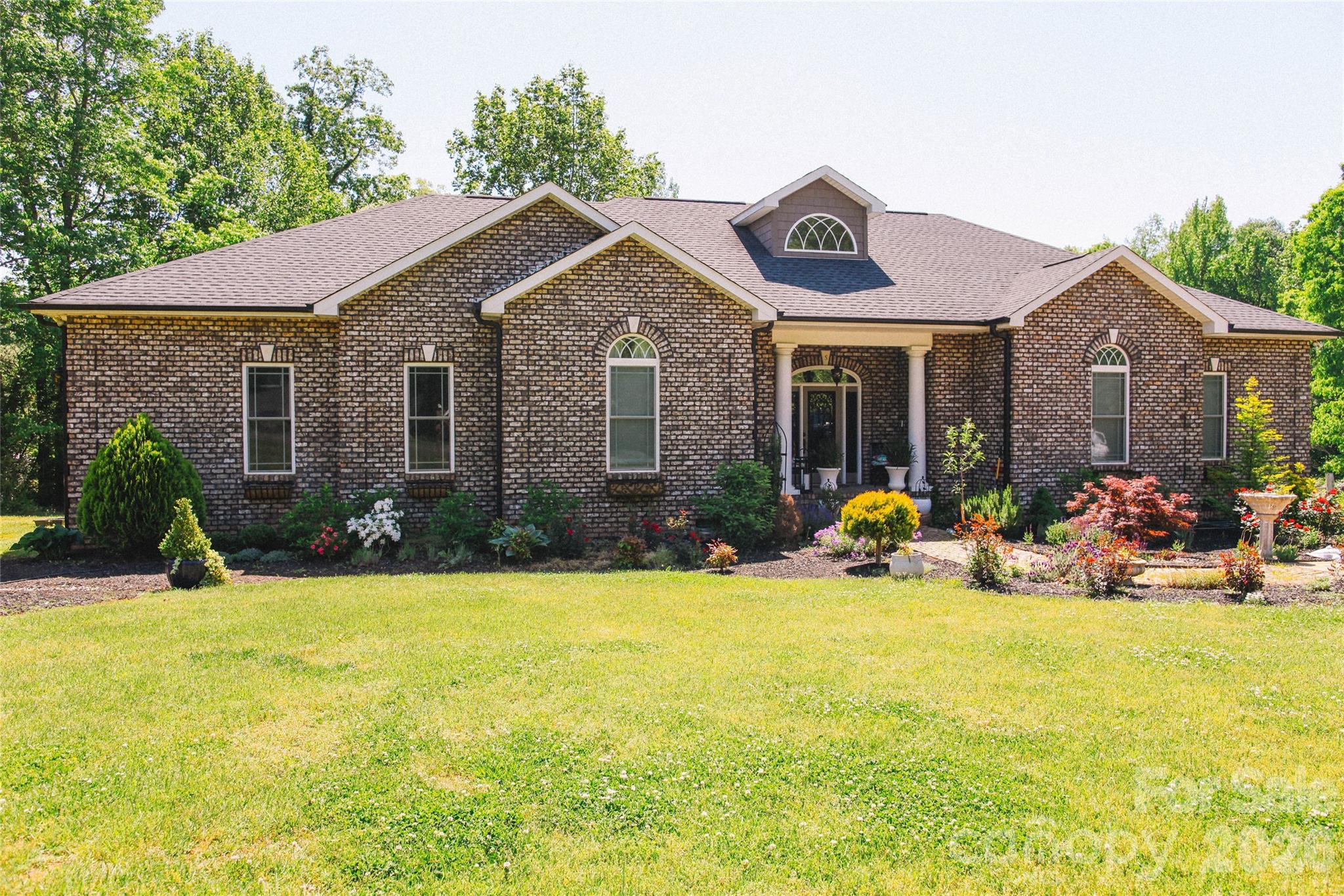 4642 King Crowder Drive — photo