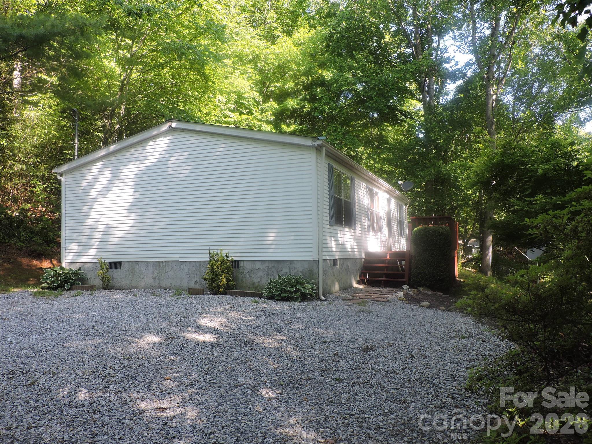 2271 Gouges Creek Road, Spruce Pine, NC 28777 — photo 3