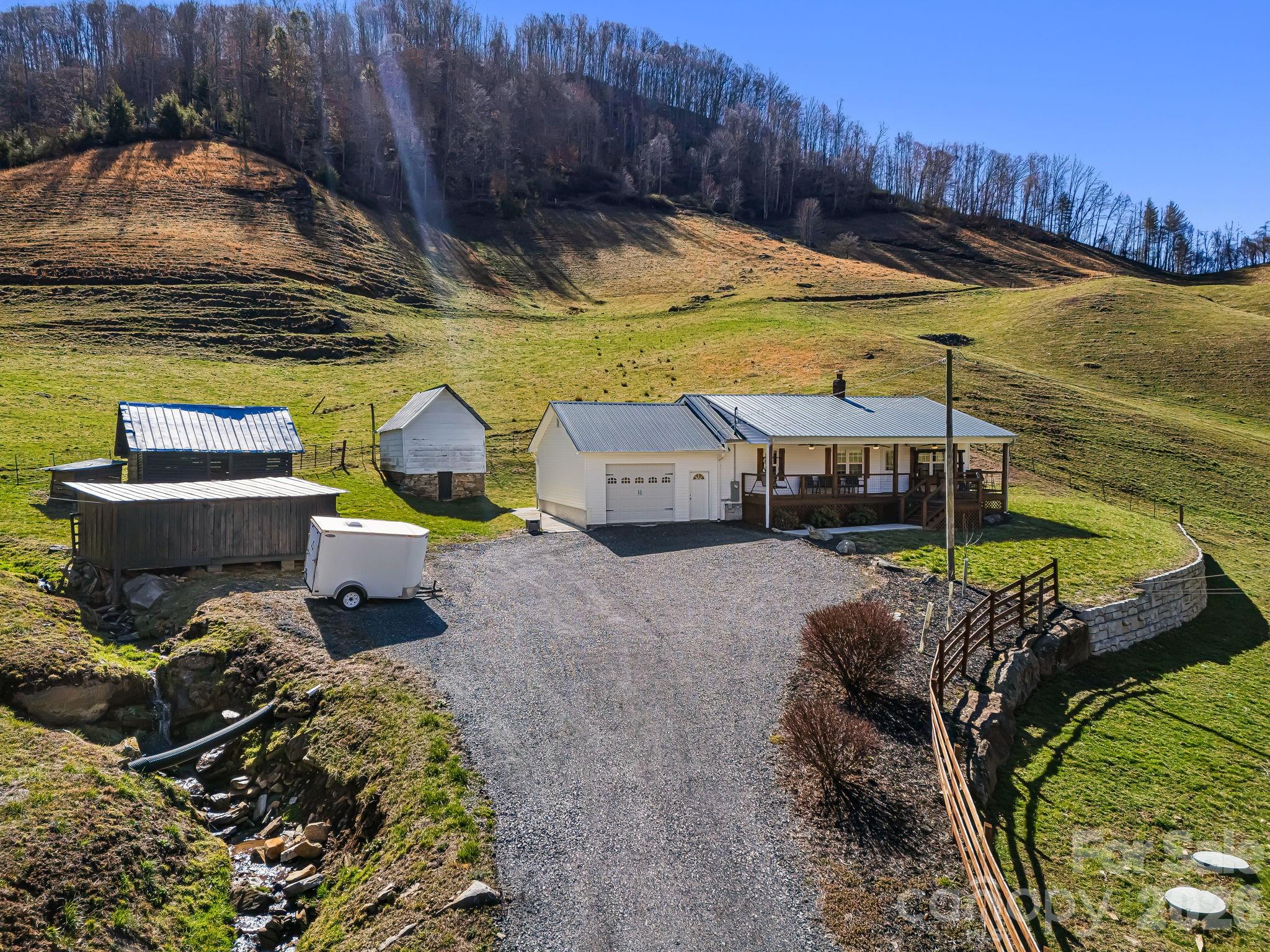 867 Indian Creek Road — photo