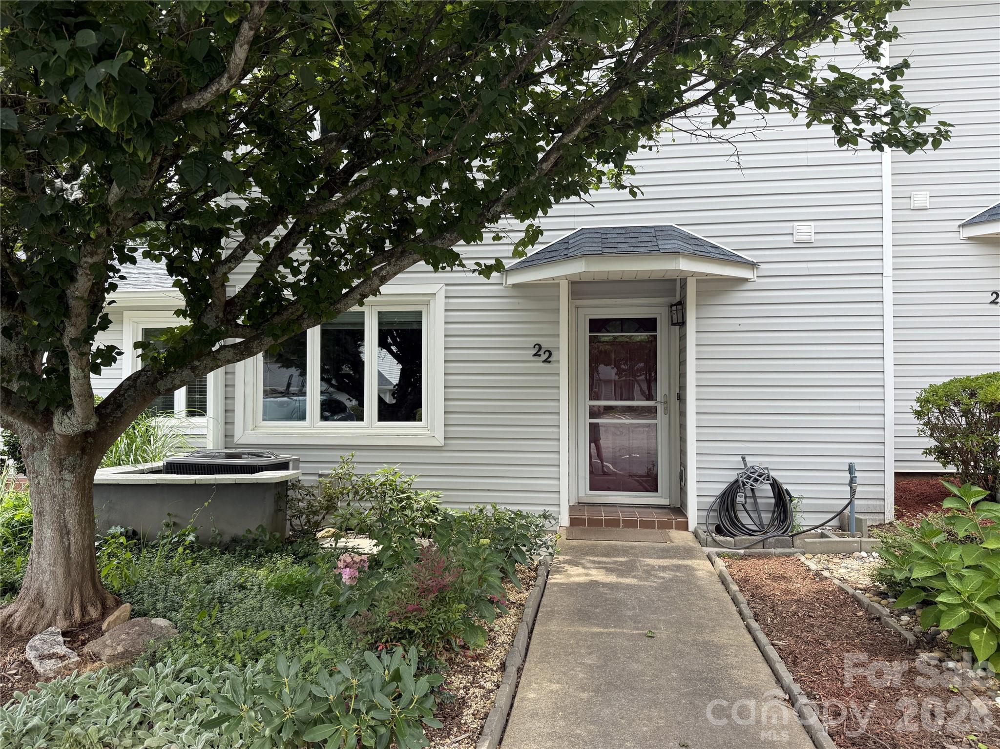 22 Hollybrook Drive — photo