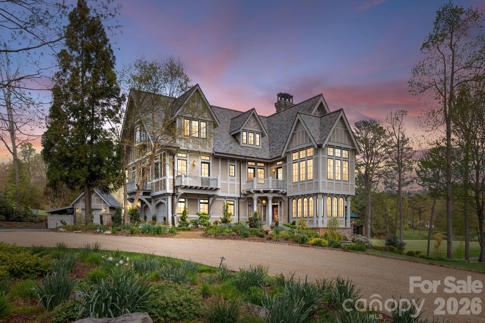 8 Fairway Place — photo