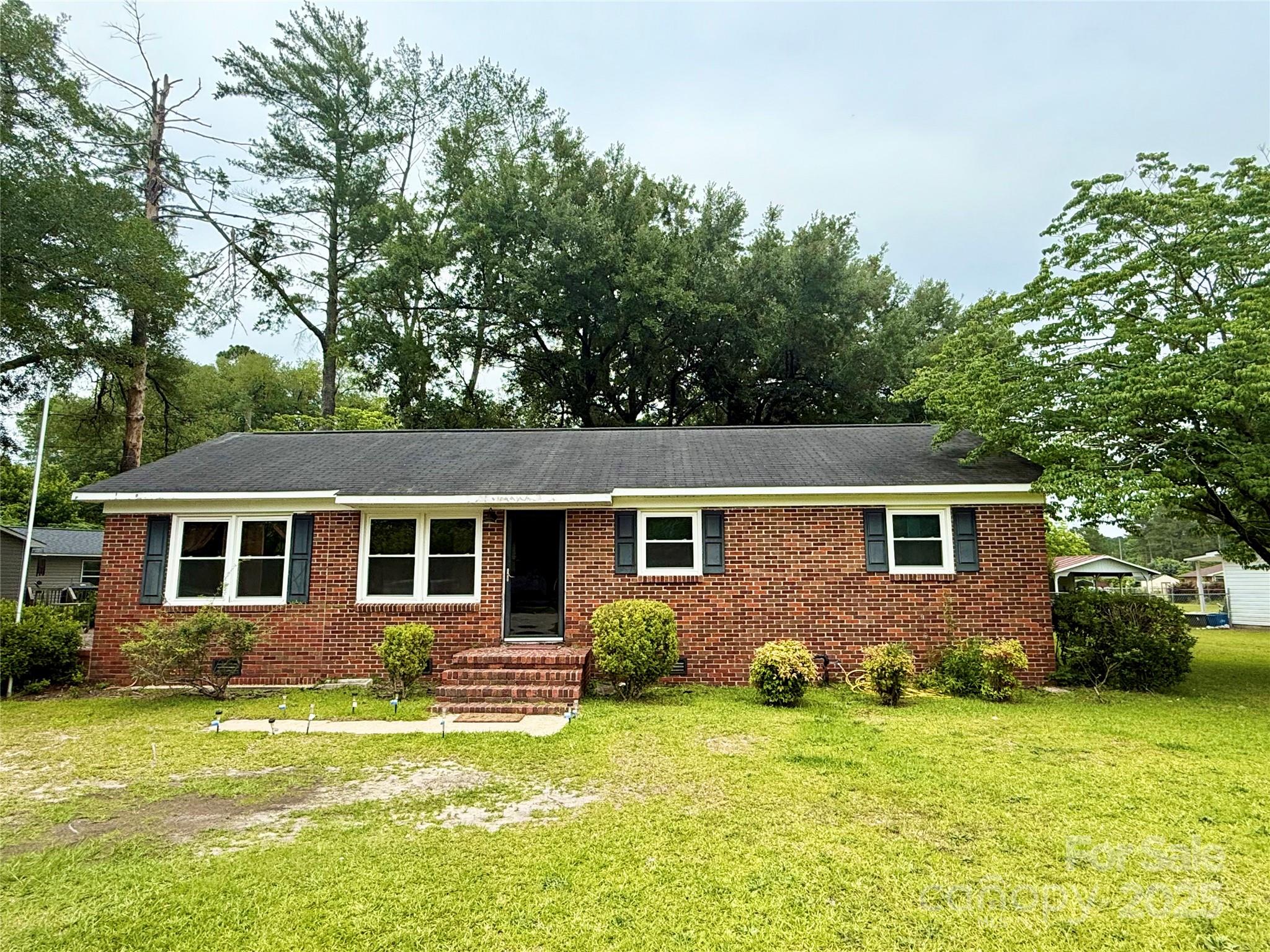 101 Windsor Drive — photo
