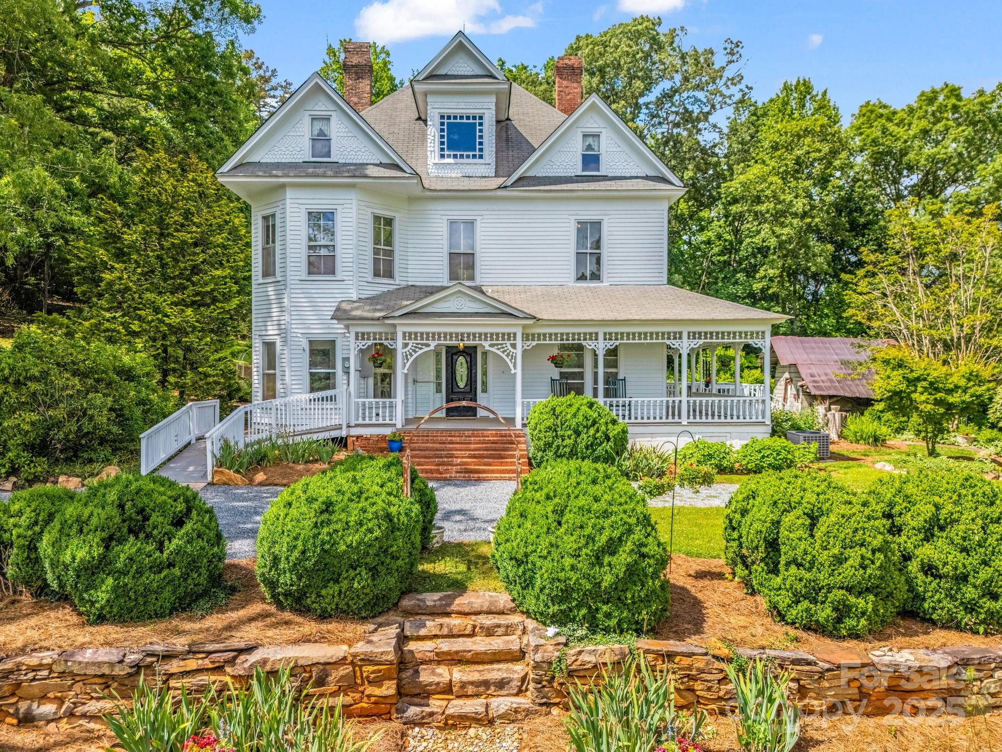 1111 Bills Creek Road — photo
