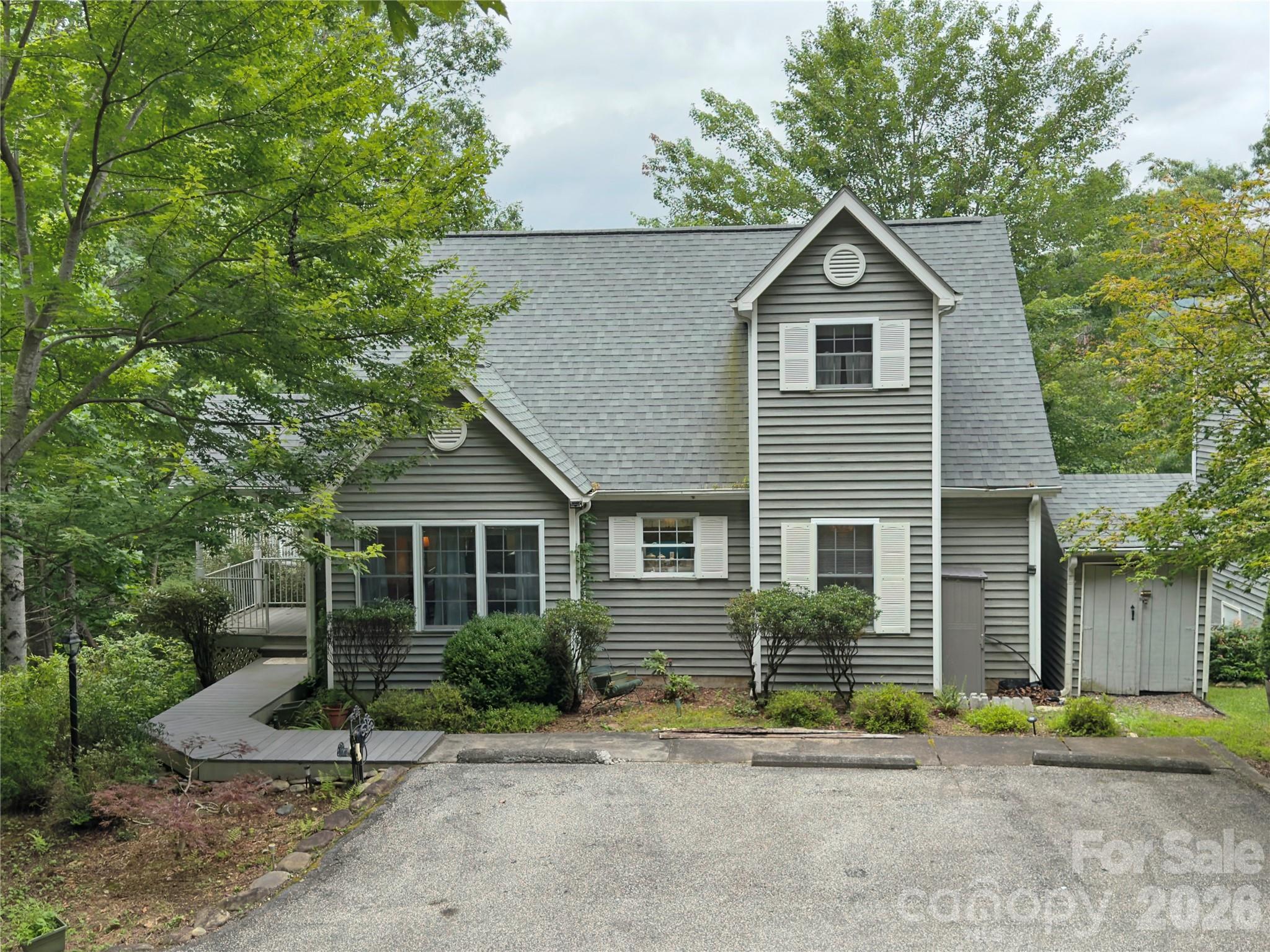 40 Sanctuary Drive — photo