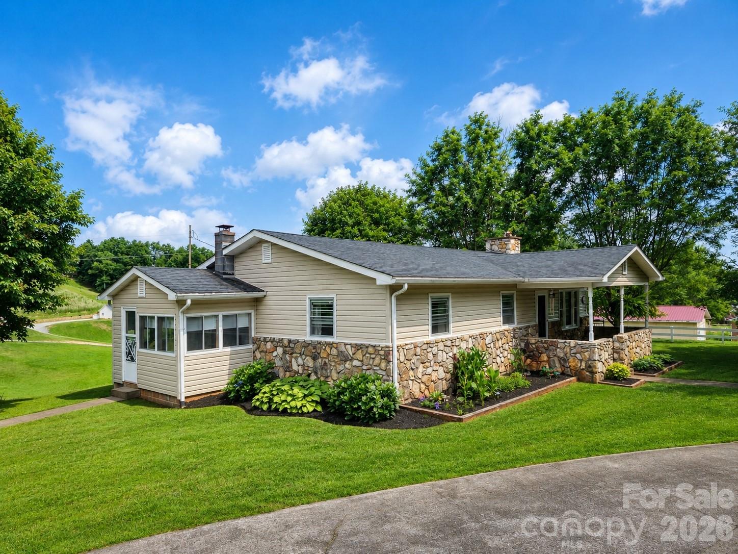 560 Bailey Mountain Road — photo