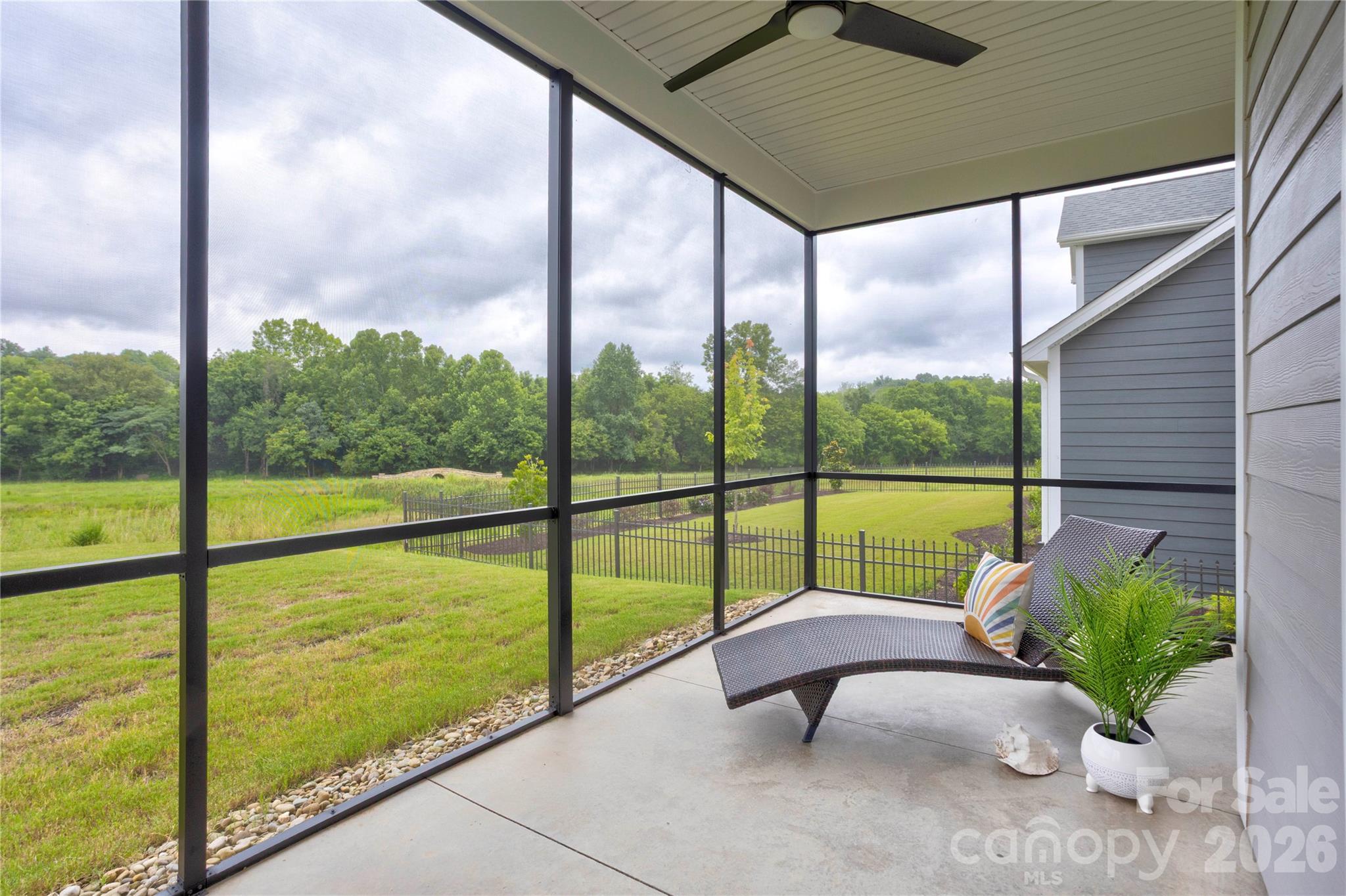 471 Lucky Drive NW — photo
