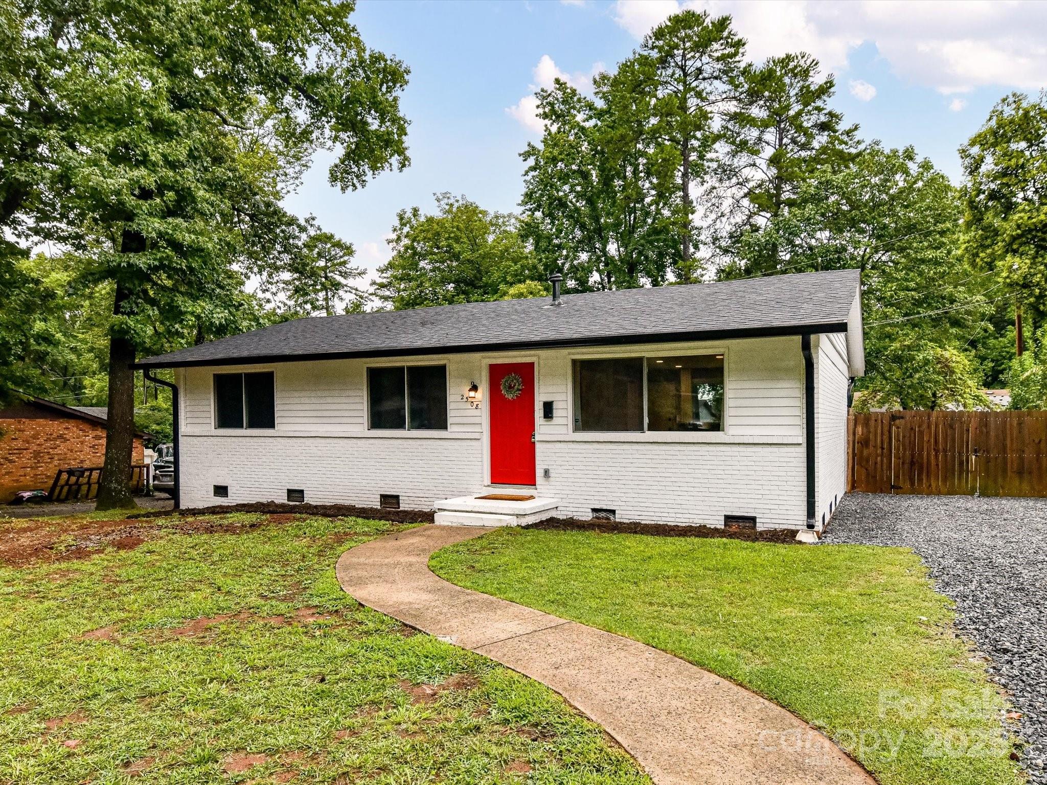 2508 Carrington Court — photo